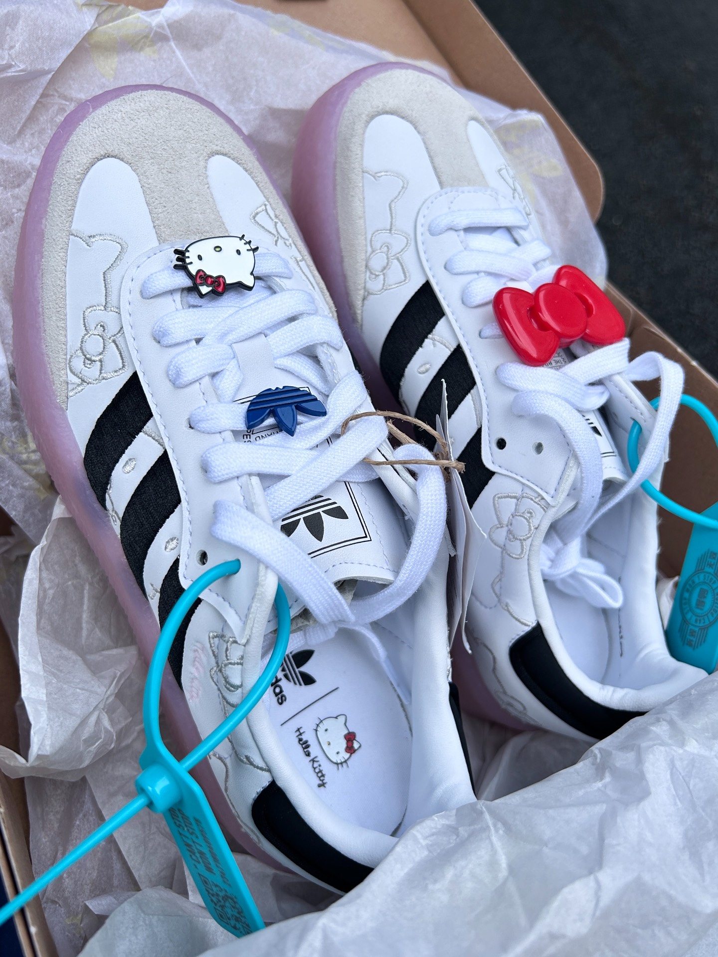 custom review-Adidas Originals x Hello Kitty SAMBAE Low Топ Кроссовки для скейтбординга Женские Белые Черные Розовые