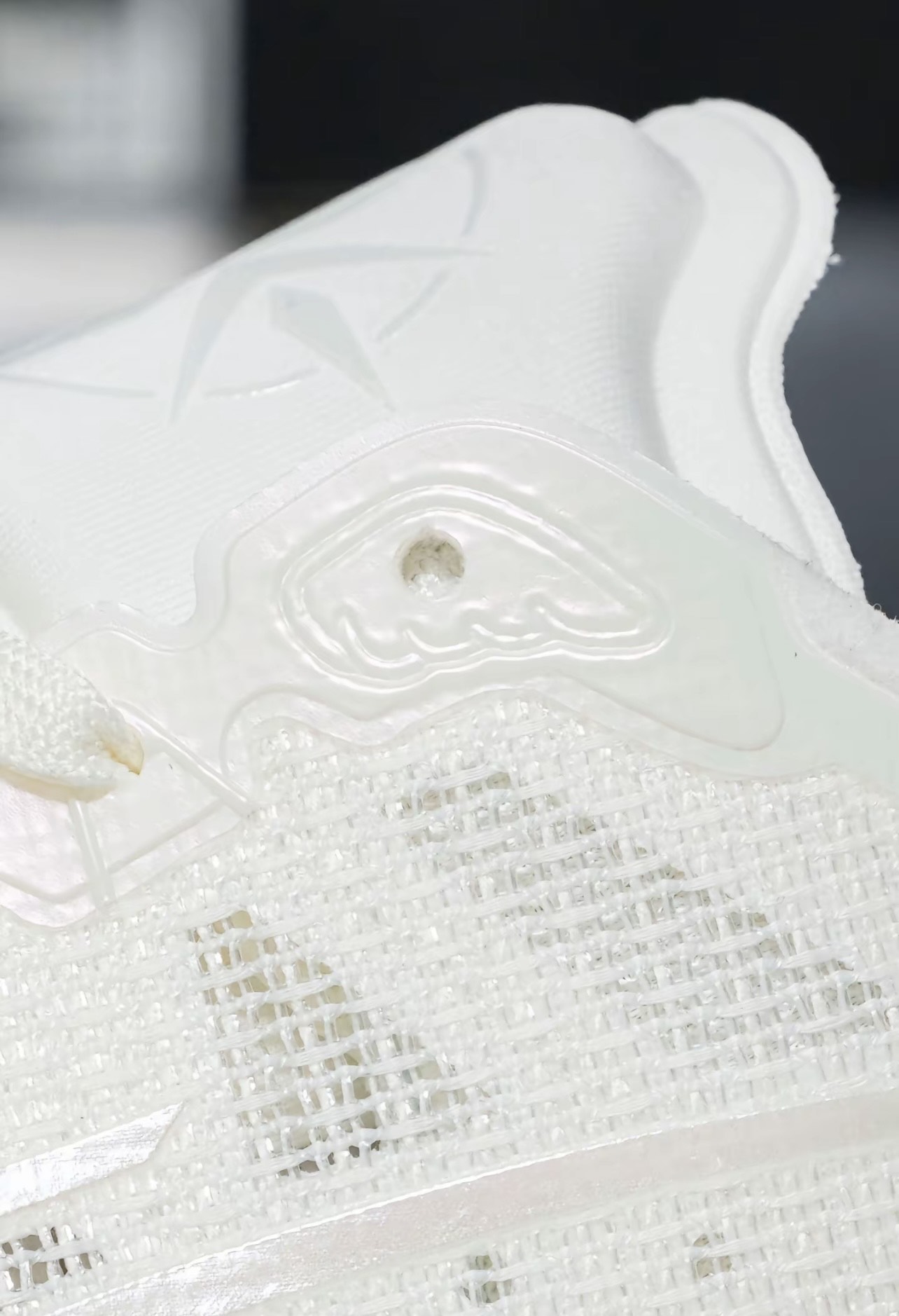custom review-LiNing Blade 4V2 Cushioning Slip Resistant Support Lightweight Rebound Low Top Basketball Shoes Men's White