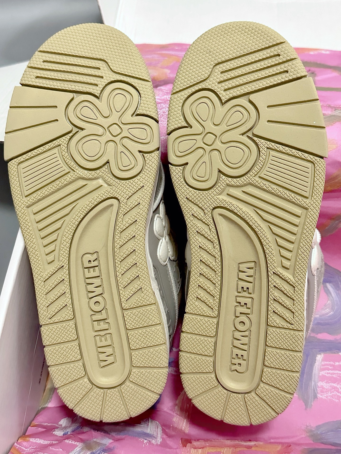 哦呦!花朵鞋底也不错哦