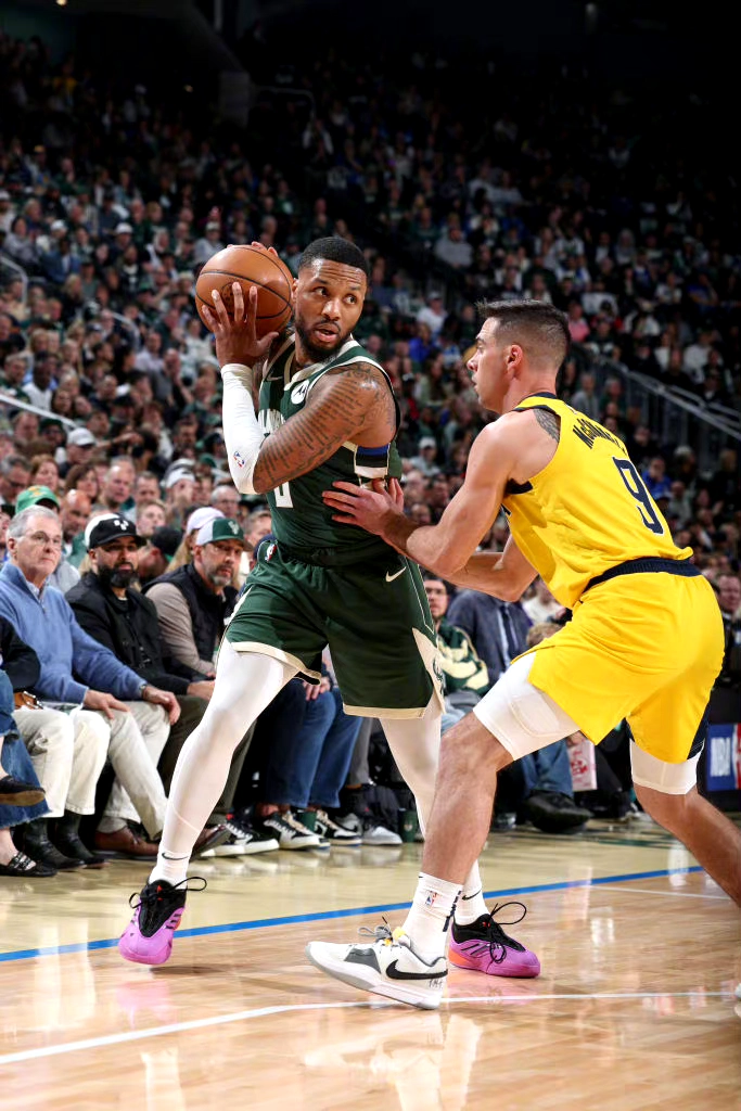 利拉德季后赛上脚利拉德9