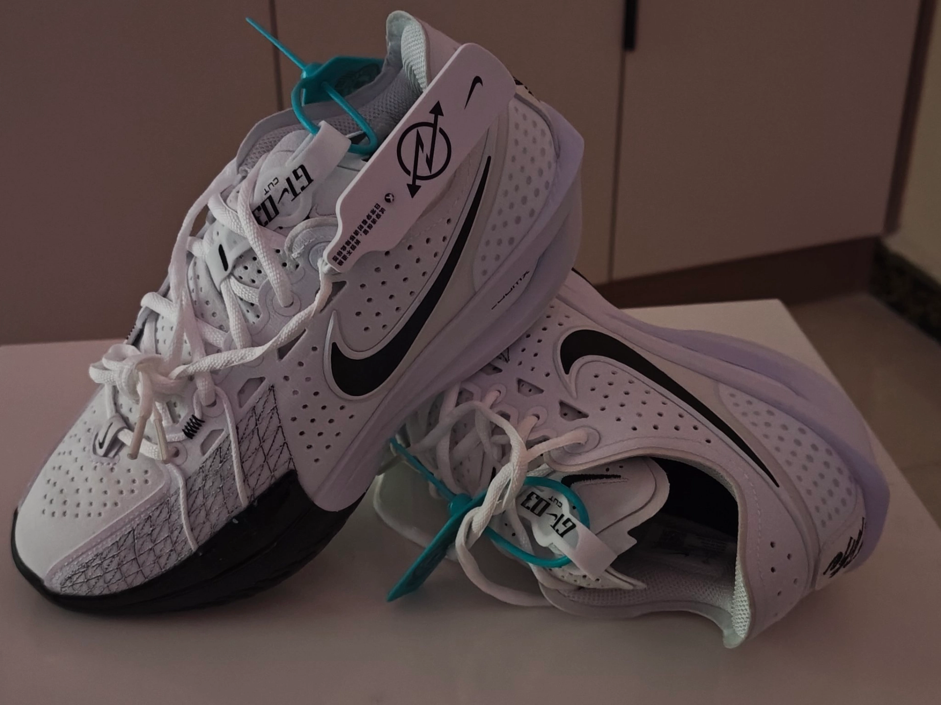 custom review-Nike Air Zoom G.T. Cut 3 Shock Absorbers Rebound Low Top Баскетбольные кроссовки Unisex Белый Черный Азиатская Версия