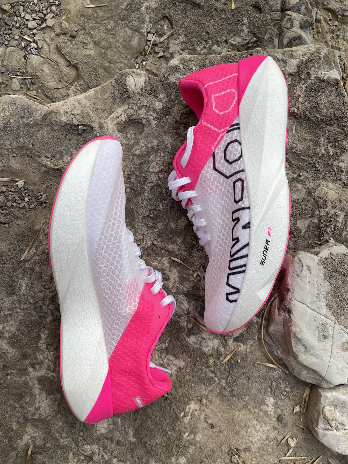 多威六边形马拉松路跑训练鞋～凭什么面面俱到?