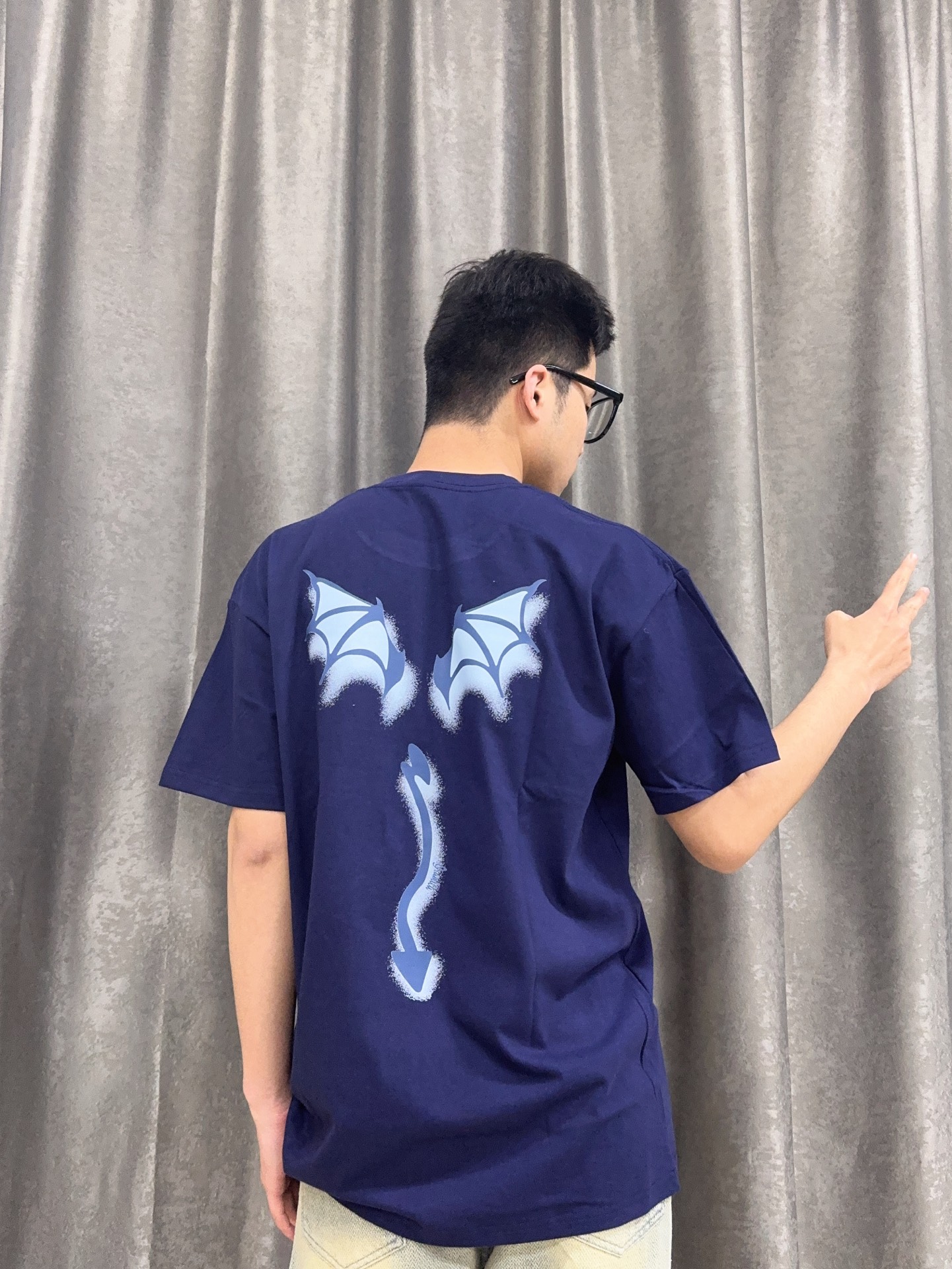 这款小恶魔t恤真的好爱😍