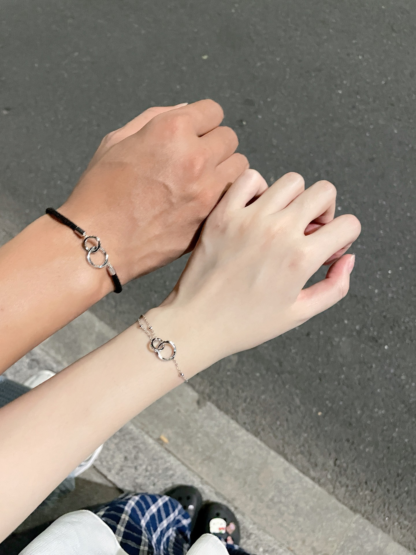 和男朋友在一起的第一对情侣手链,好喜欢!