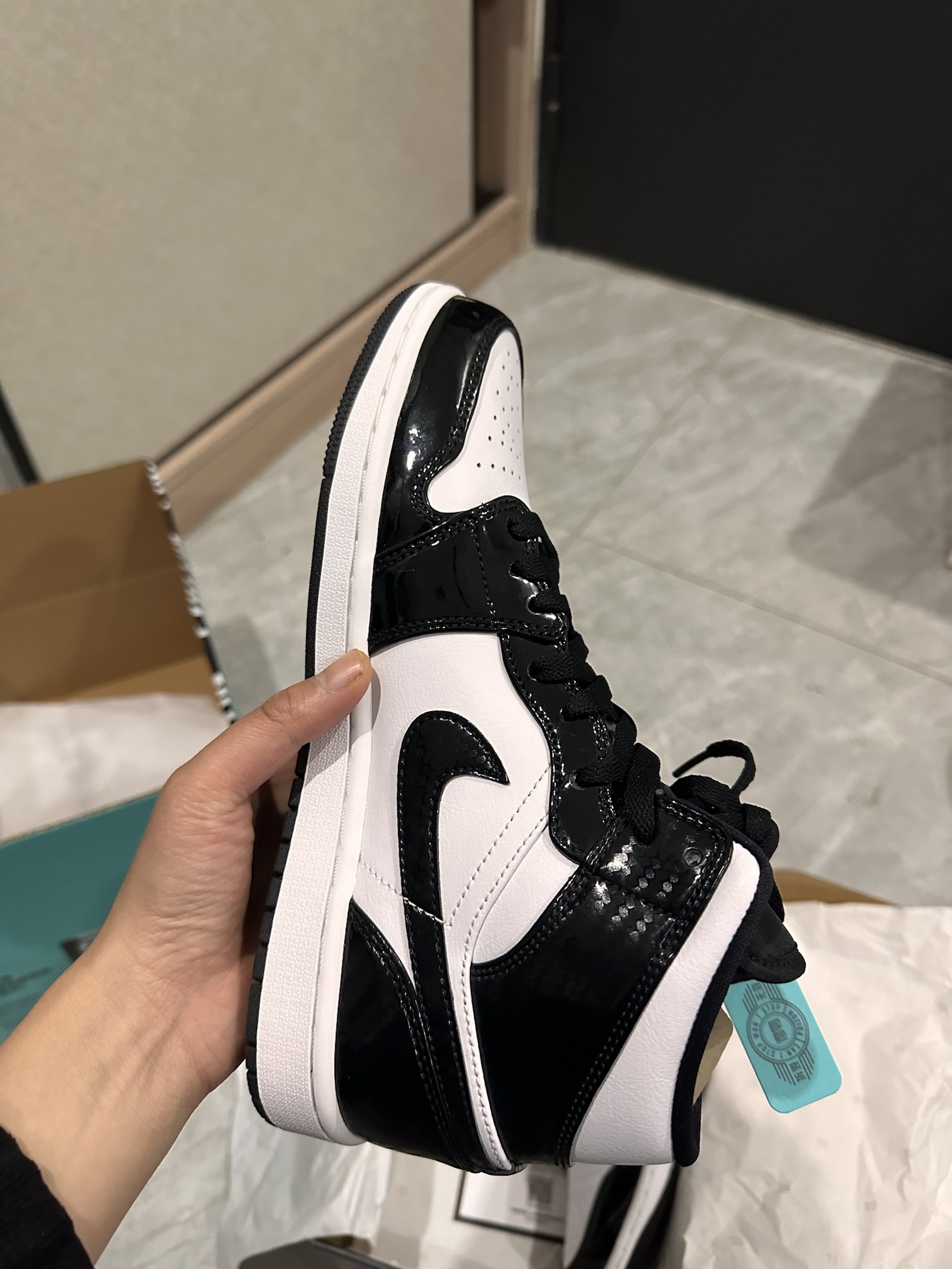 custom review-Jordan Air Jordan 1 MID SE Asw 'Черный и Белый' MID Топ Винтажные баскетбольные кроссовки Мужской Черный Белый