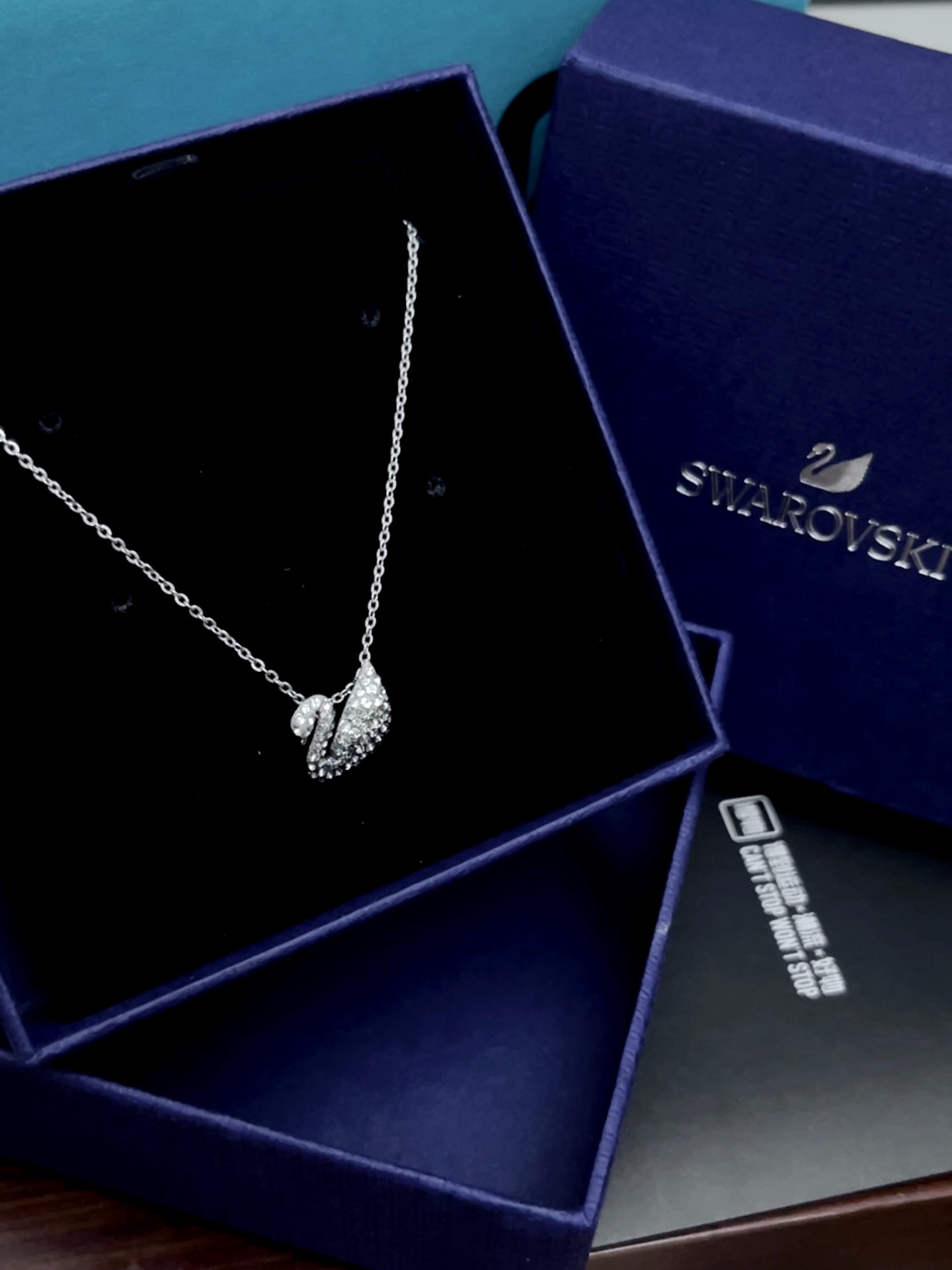 custom review-Swarovski Swan Necklace Женское
