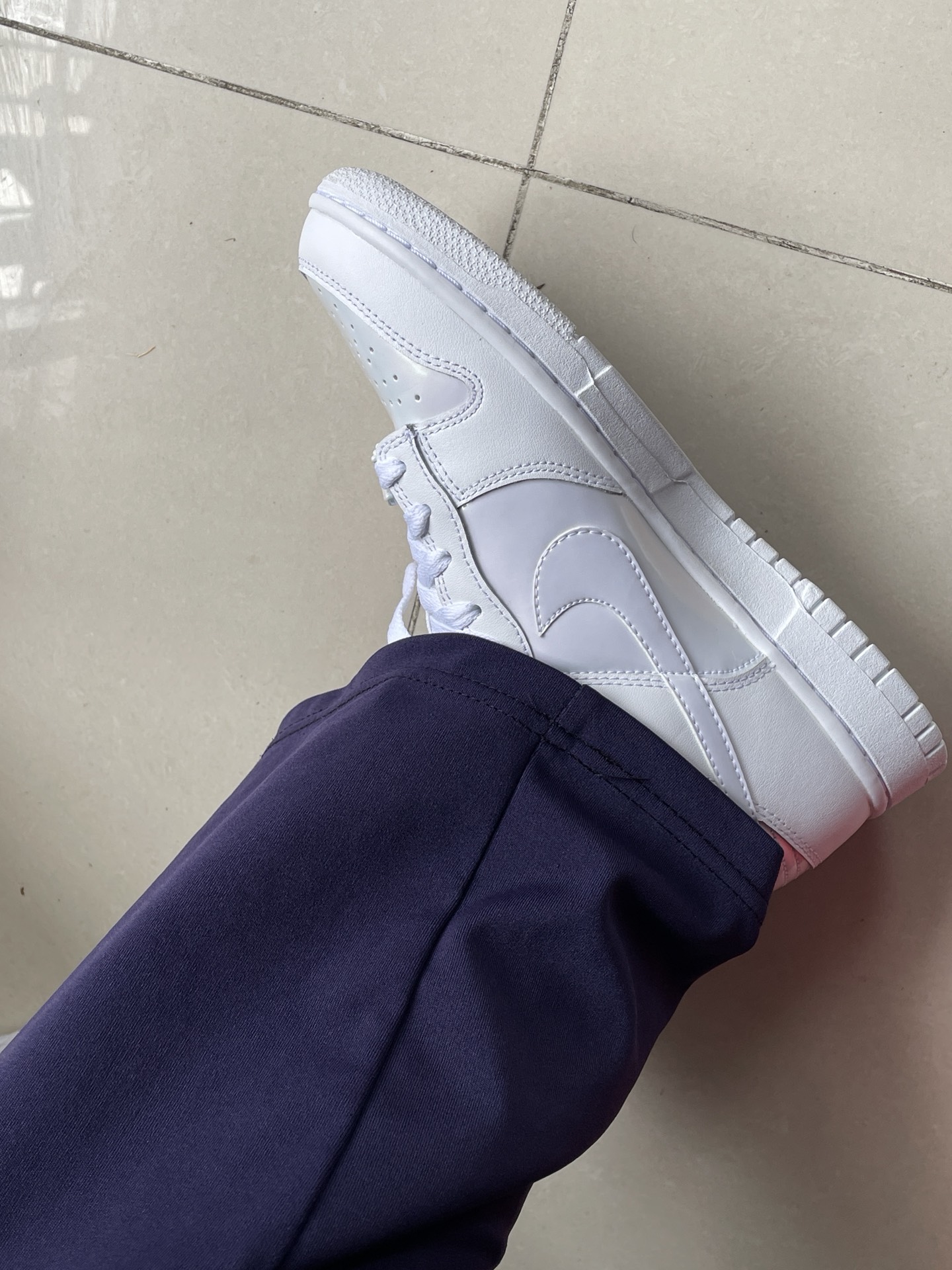 custom review-NIKE Dunk SE Противоскользящий Амортизация Устойчивый к истиранию Дышащий Низкий Топ Скейтбординг Кроссовки Женские Белые