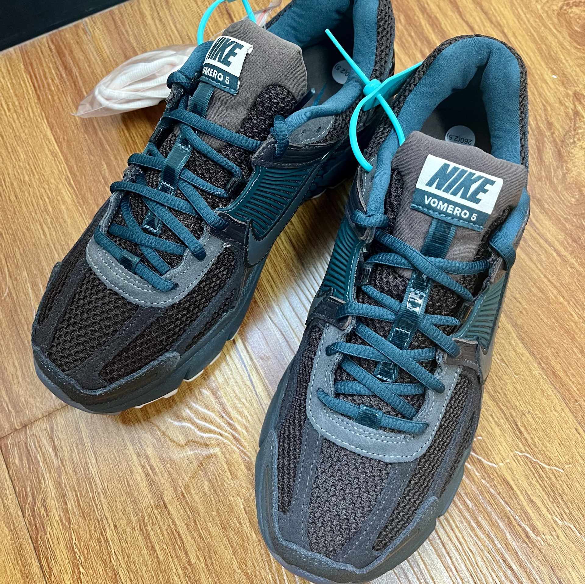 custom review-Nike Air Zoom Vomero 5 Легкий Низкий Топ Повседневный Тренировки Городской Коммутер Беговые кроссовки Унисекс Черный