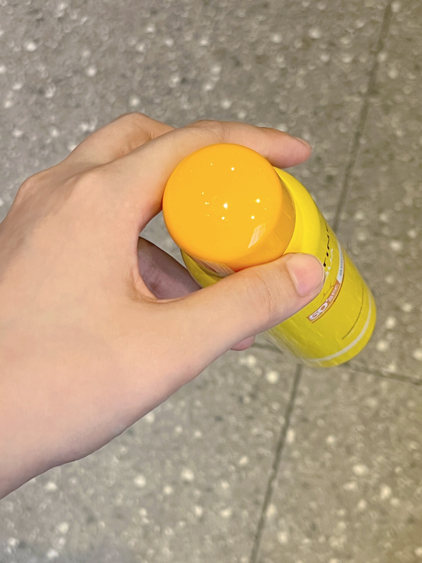 哑光了,成膜蛮快,贼清爽
spf50 pa    防晒力杠杠的
小瓶子也不占地方