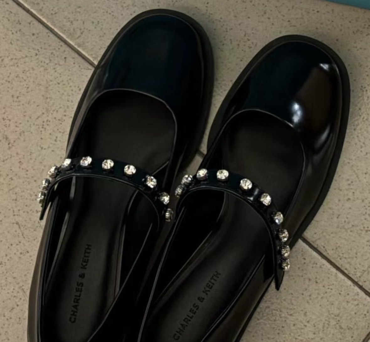 custom review-CHARLES&KEITH Туфли Мэри Джейн из искусственной кожи с круглым носком и стразами, плоские, каблук 2,5 см, женские