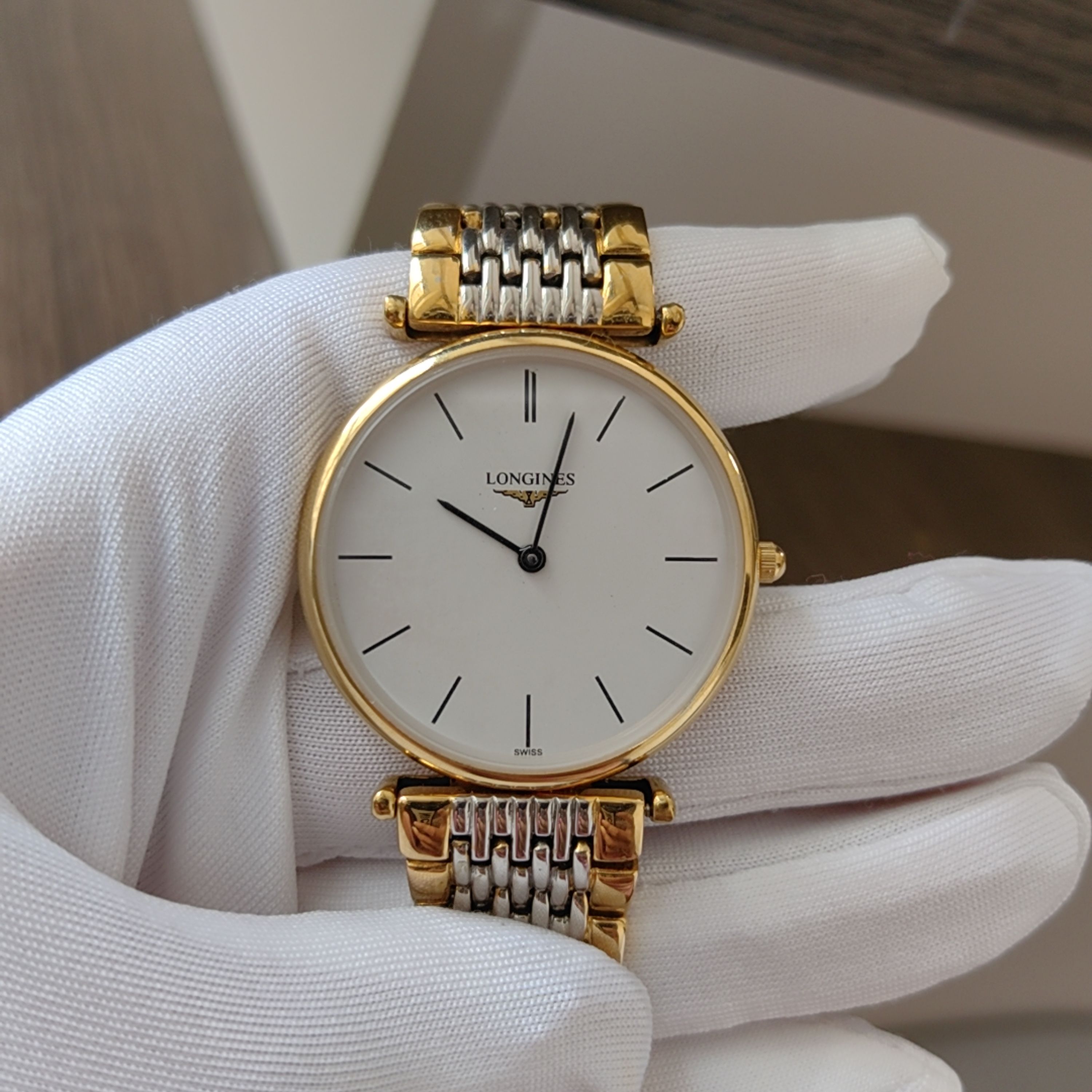 浪琴嘉岚系列超薄石英钢链款男女同款手表