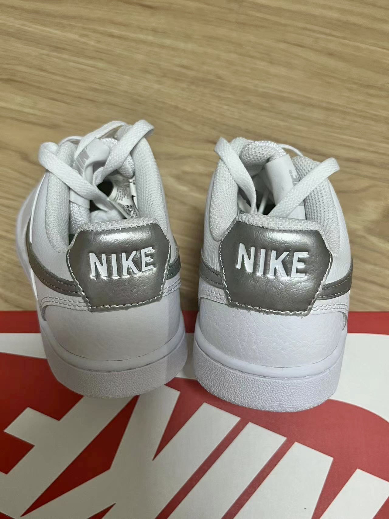 300  nike银白小板鞋