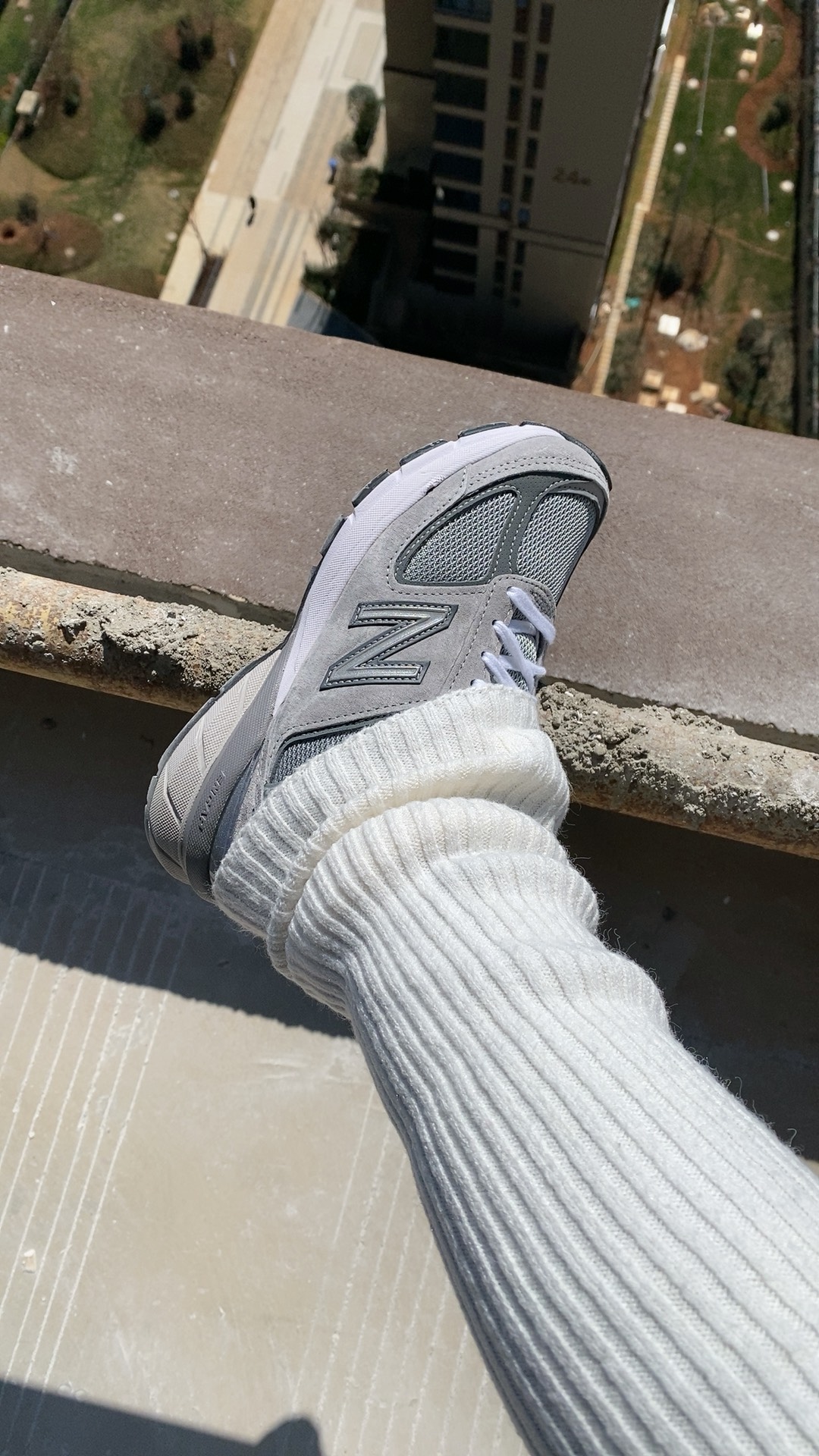 custom review-New Balance NB 990 V5 Винтаж Кожа Низкий Верх Беговые Кроссовки Женские Серый D Ширина Носка