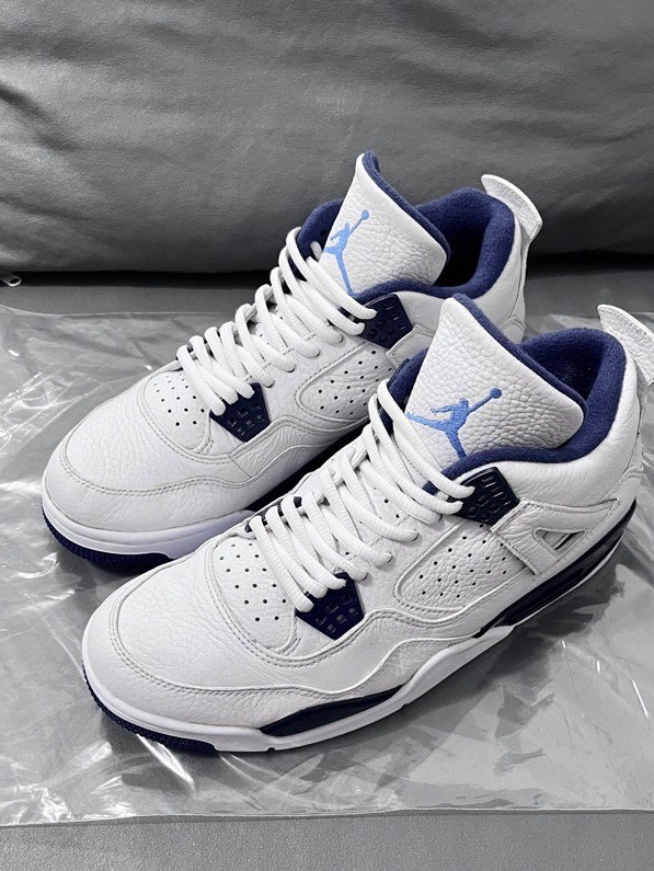 哥伦比亚 蓝白jordan4