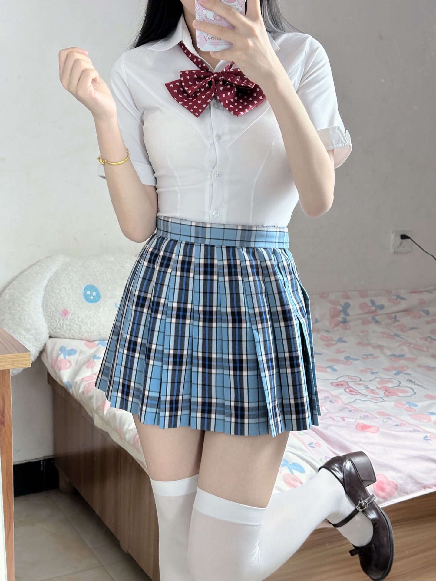 secreword家的nei yi
穿着好舒服呀 肩带可以拆卸 抹胸上衣也可以穿啦