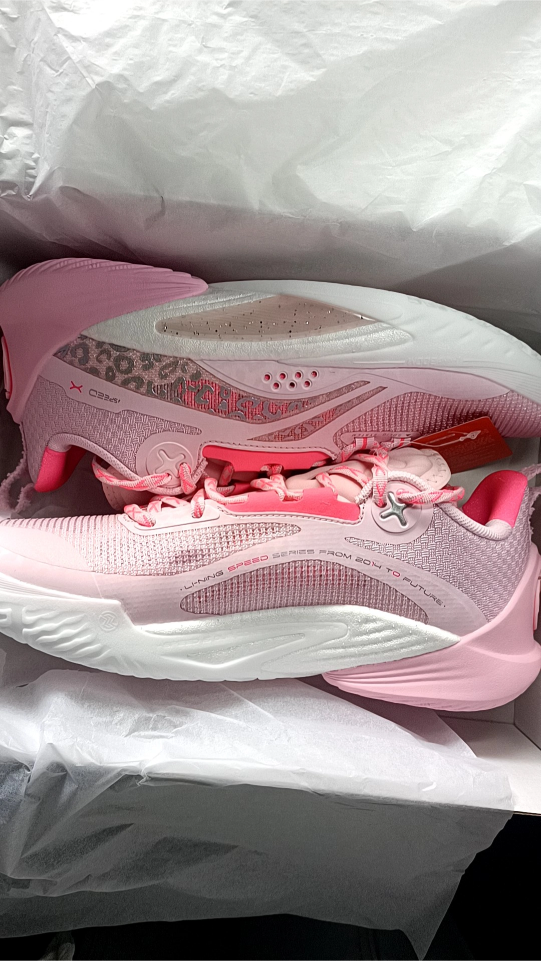 custom review-LiNing Speed 10 Durable Breathable Low Top Basketball Shoes Men's Soft Cherry Blossom Pink