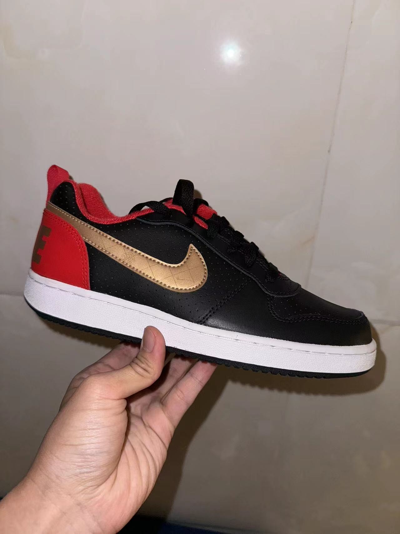 nike黑红