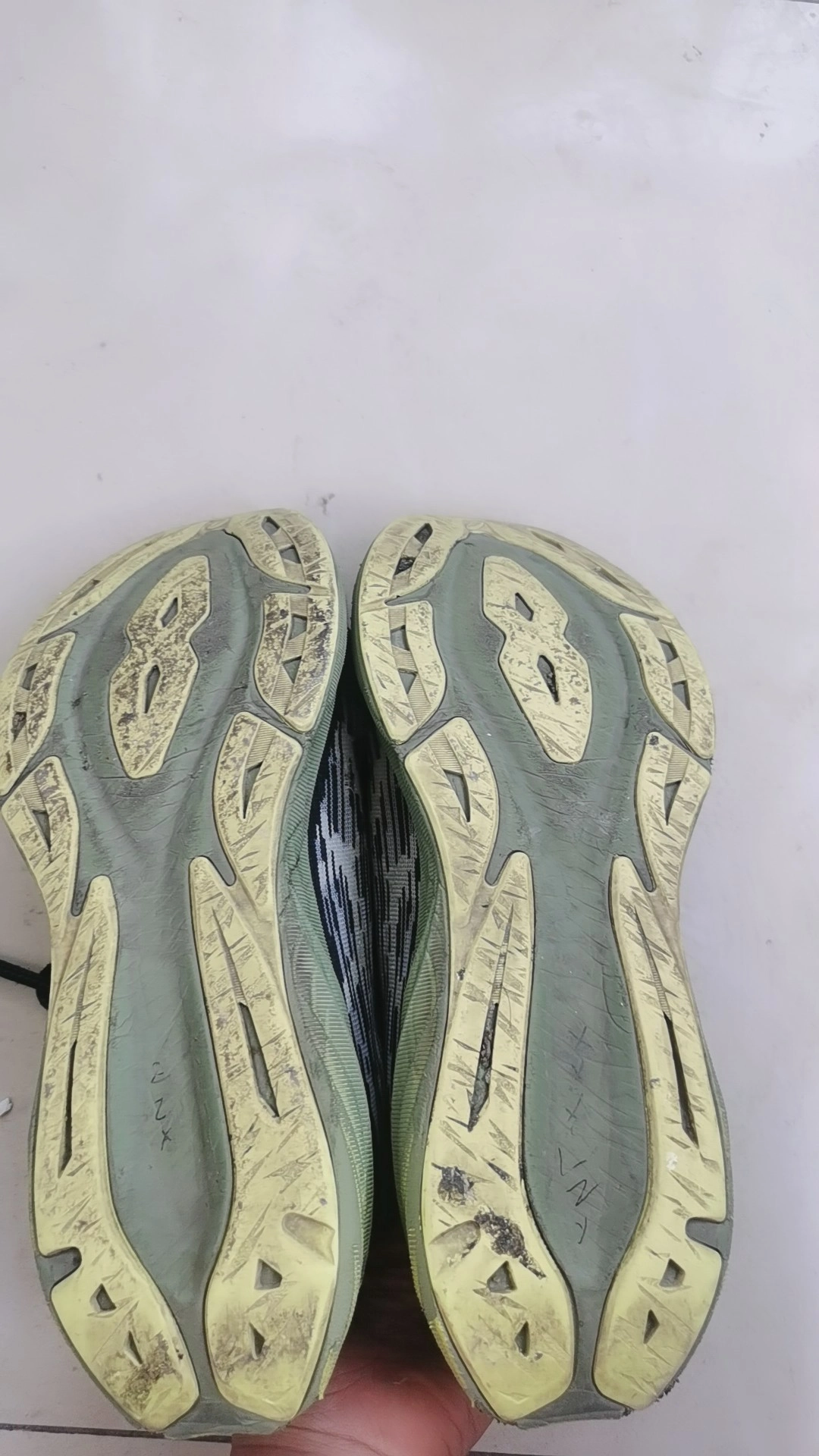 custom review-Asics Novablast 3 Сетка Низкий Топ Беговые Кроссовки Мужские Черные Зеленые