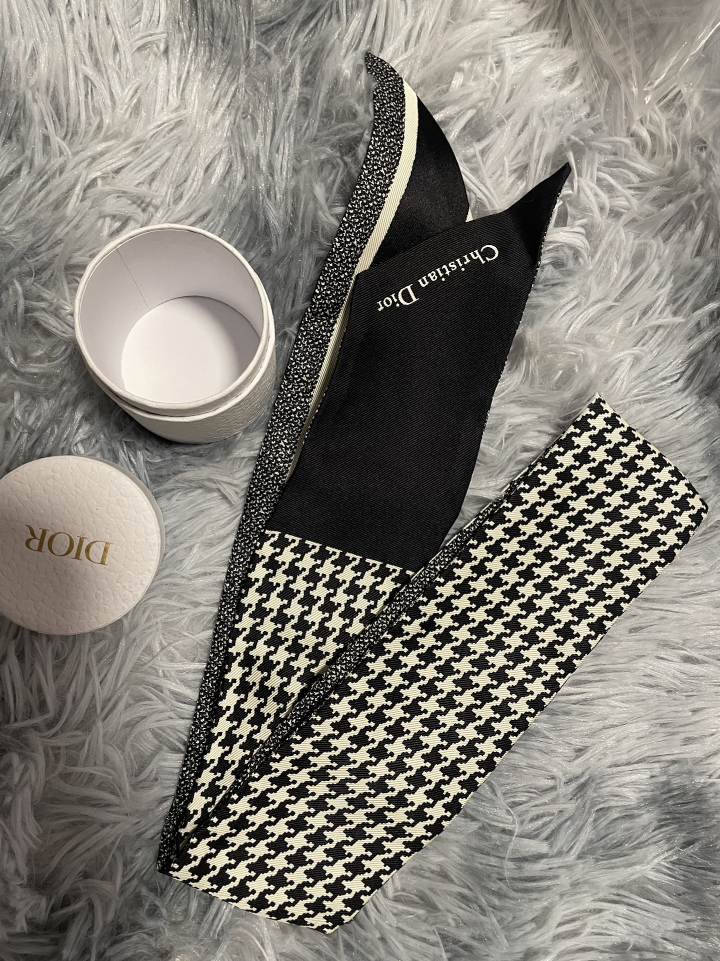 dior 30蒙田千鸟格丝巾束发带