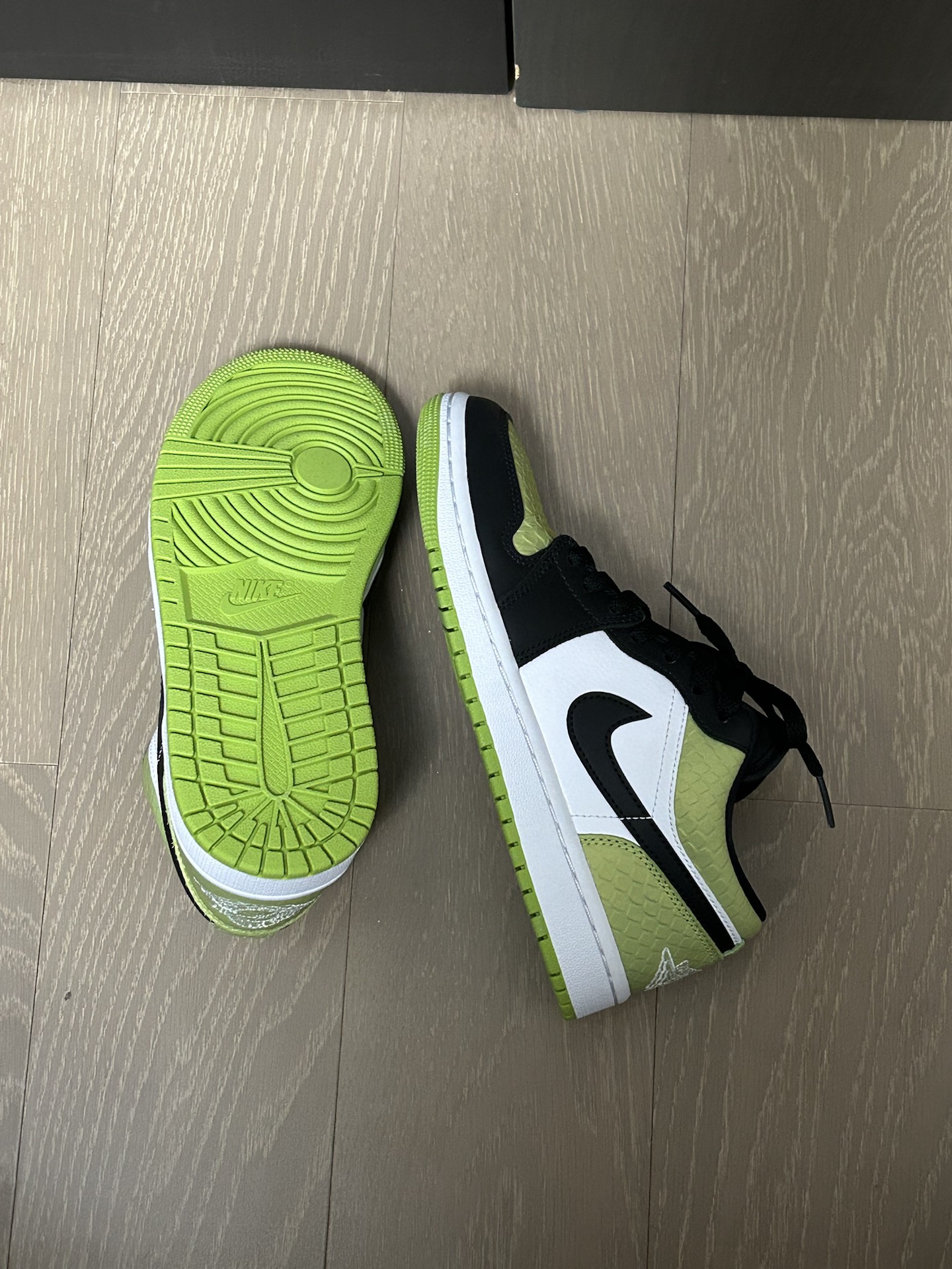 custom review-Jordan Air Jordan 1 Low 'vivid Green Snakeskin' Низкие кеды Винтажные баскетбольные кроссовки Женские