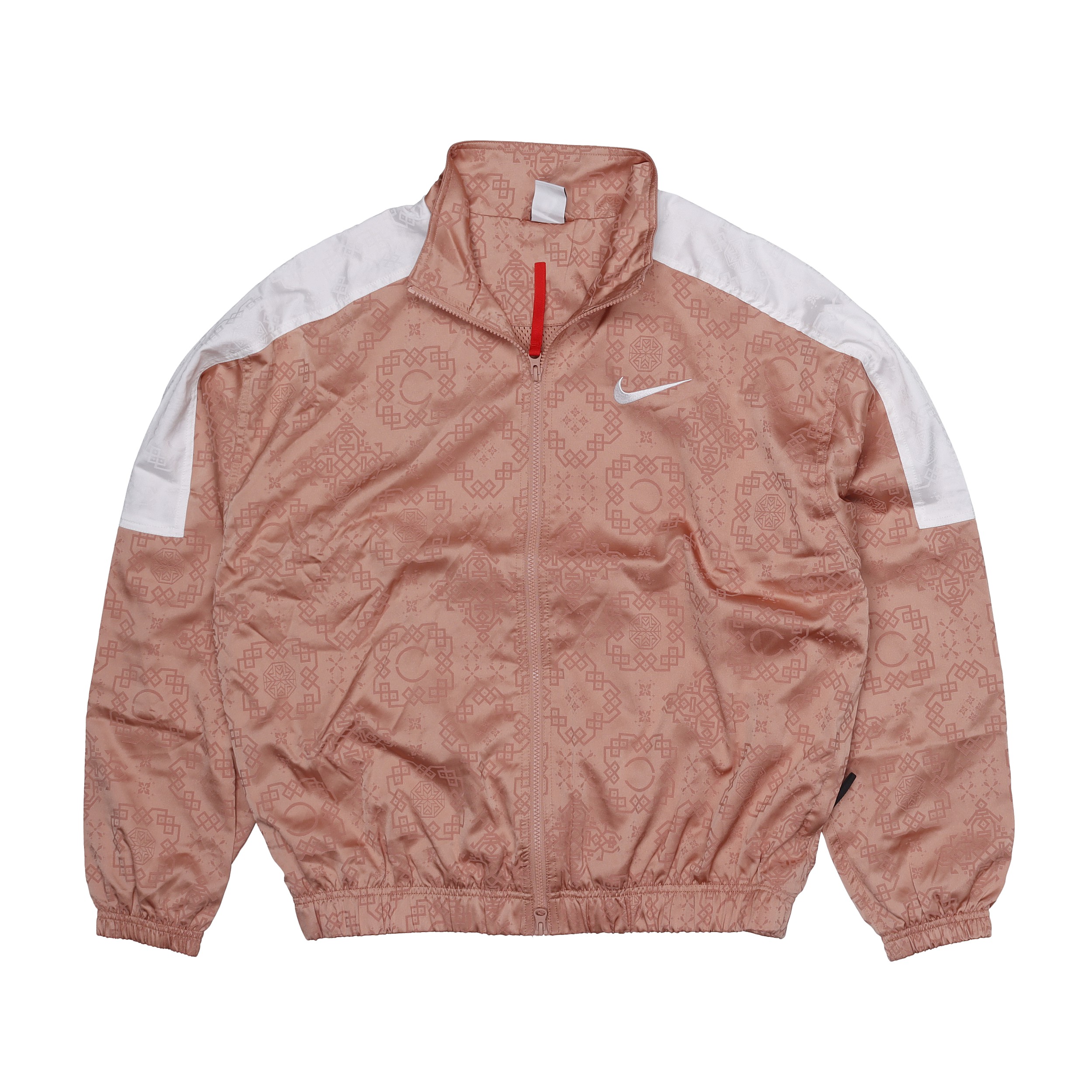 唉,买小了,就试穿了一下,极品成色,然后有点小瑕