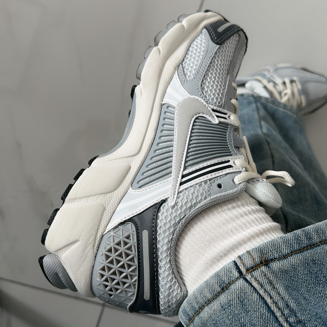 custom review-Nike Air Zoom Vomero 5 Low Топ Повседневный Тренировки Городской Коммутирование Беговые кроссовки Женские Серо-бежевый