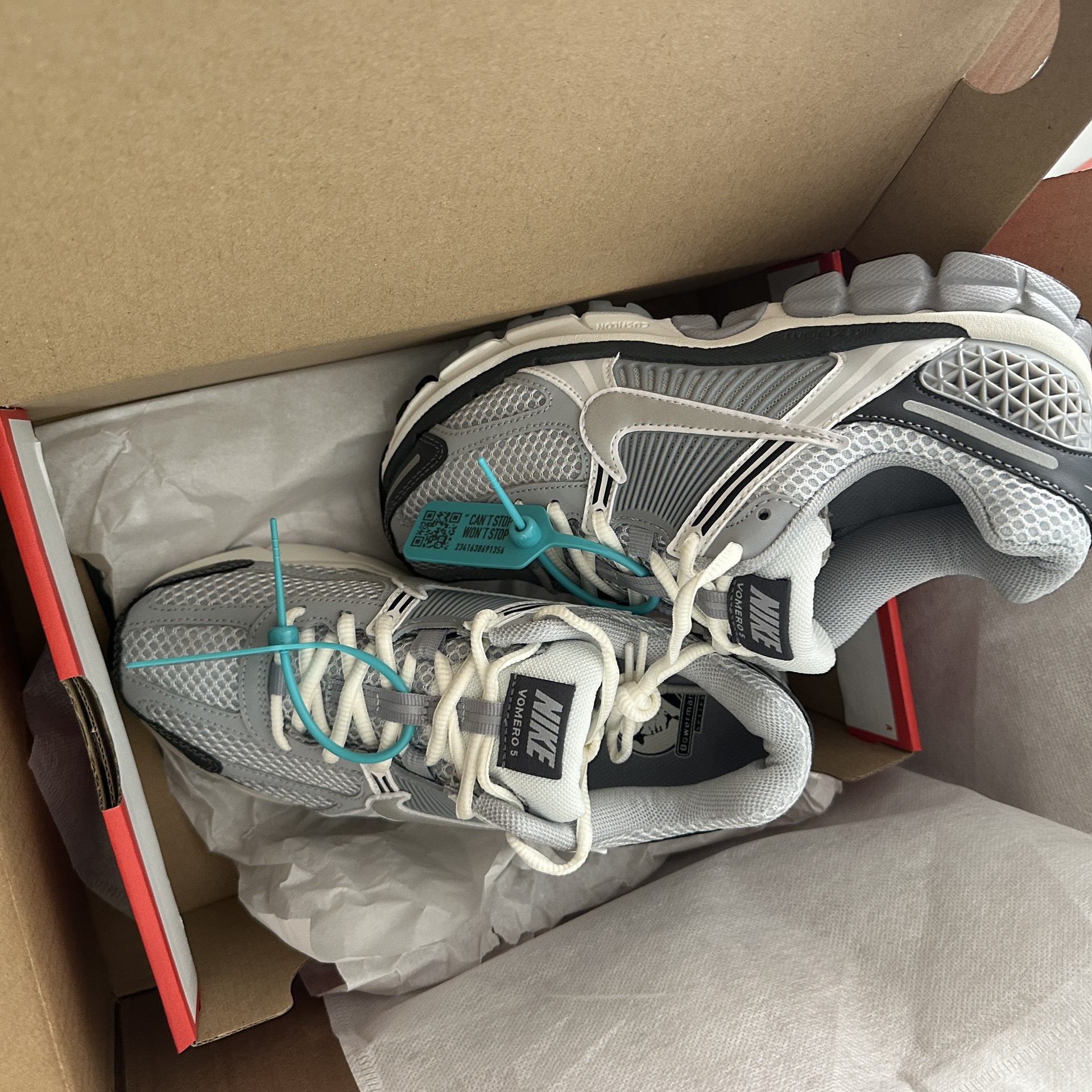 custom review-Nike Air Zoom Vomero 5 Low Топ Повседневный Тренировки Городской Коммутирование Беговые кроссовки Женские Серо-бежевый