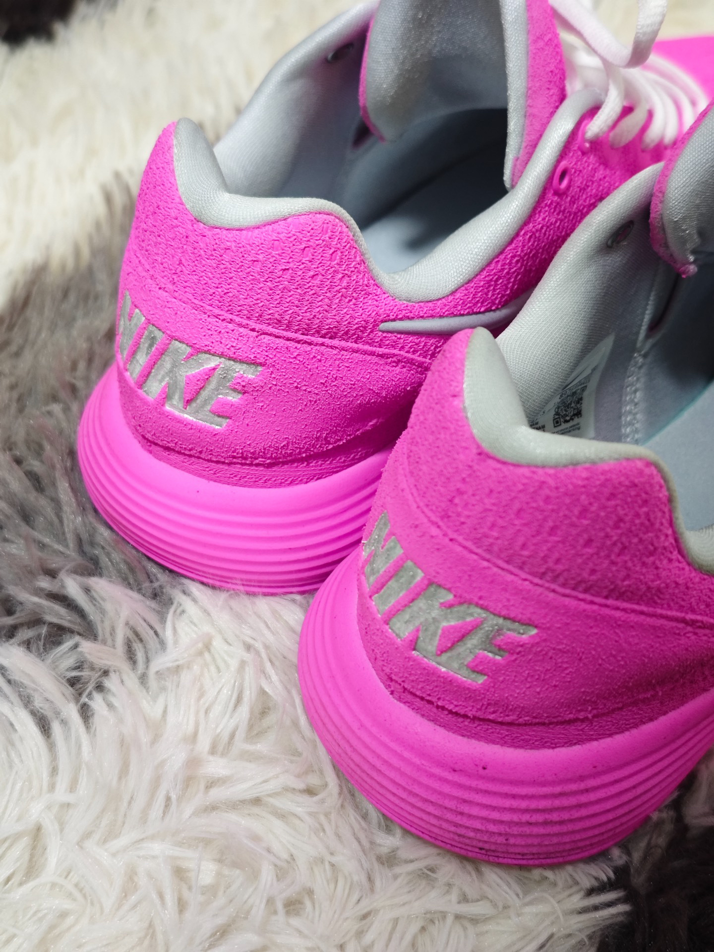 啊71这双粉色nike篮球鞋是什么系列