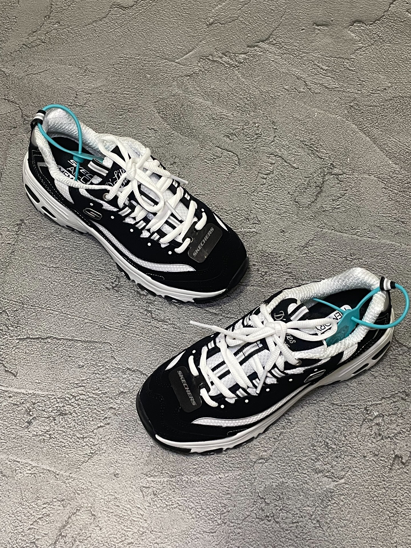 脚感太舒服了!斯凯奇黑白老爹鞋