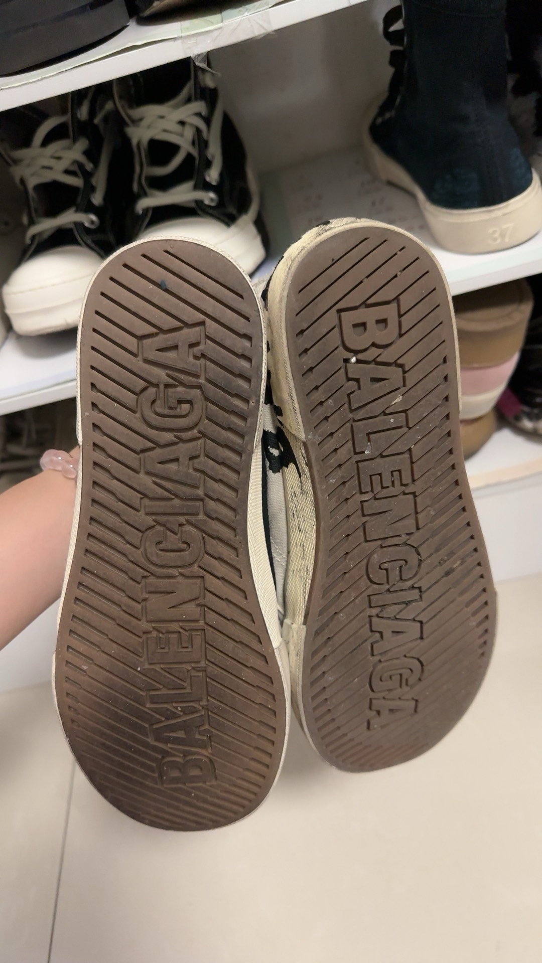 custom review-Balenciaga Париж Стильные Скейтбординги Женские Черные Потертые