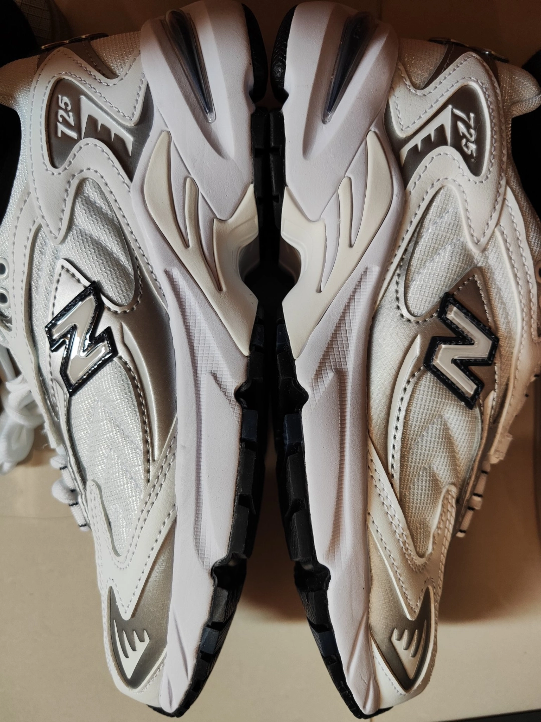 custom review-New Balance NB 725 Low Топ Повседневные Беговые Кроссовки Унисекс Серебристо-Белые