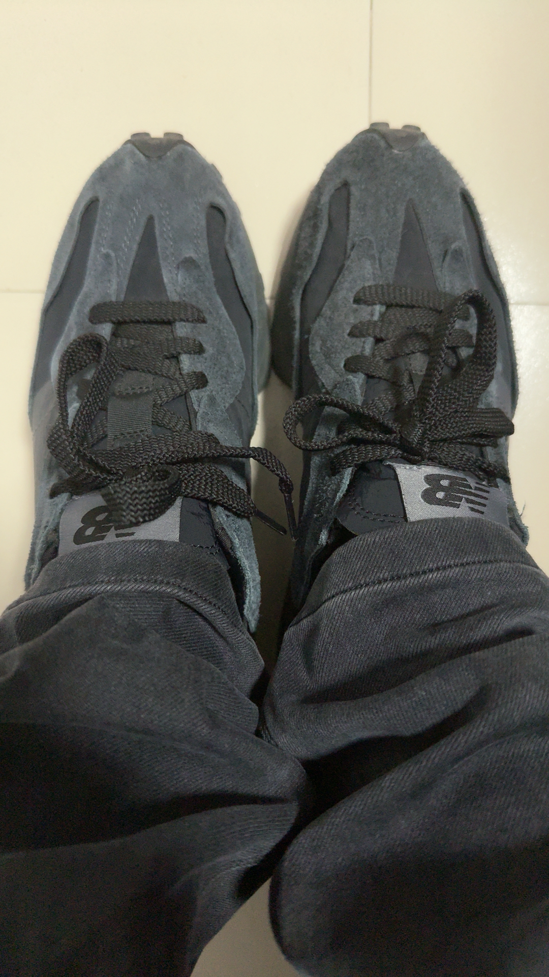 custom review-New Balance 327 Phantom Black