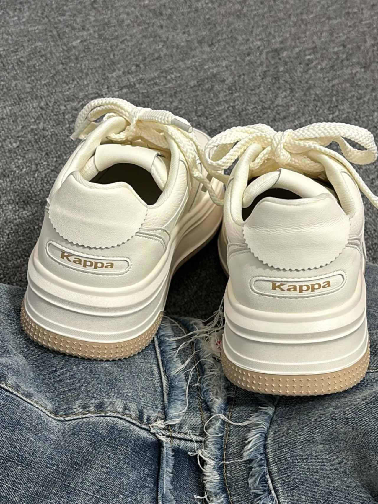 啊啊啊02kappa家的这个小白鞋也泰好穿了吧