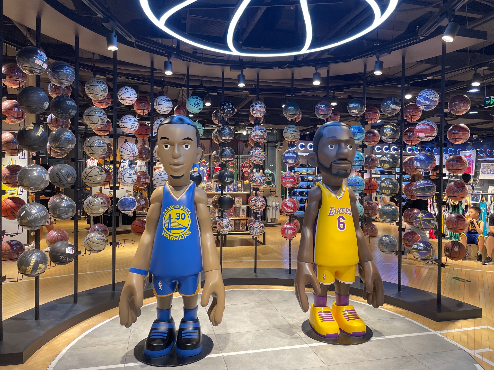 初次参观北京王府井nba旗舰店