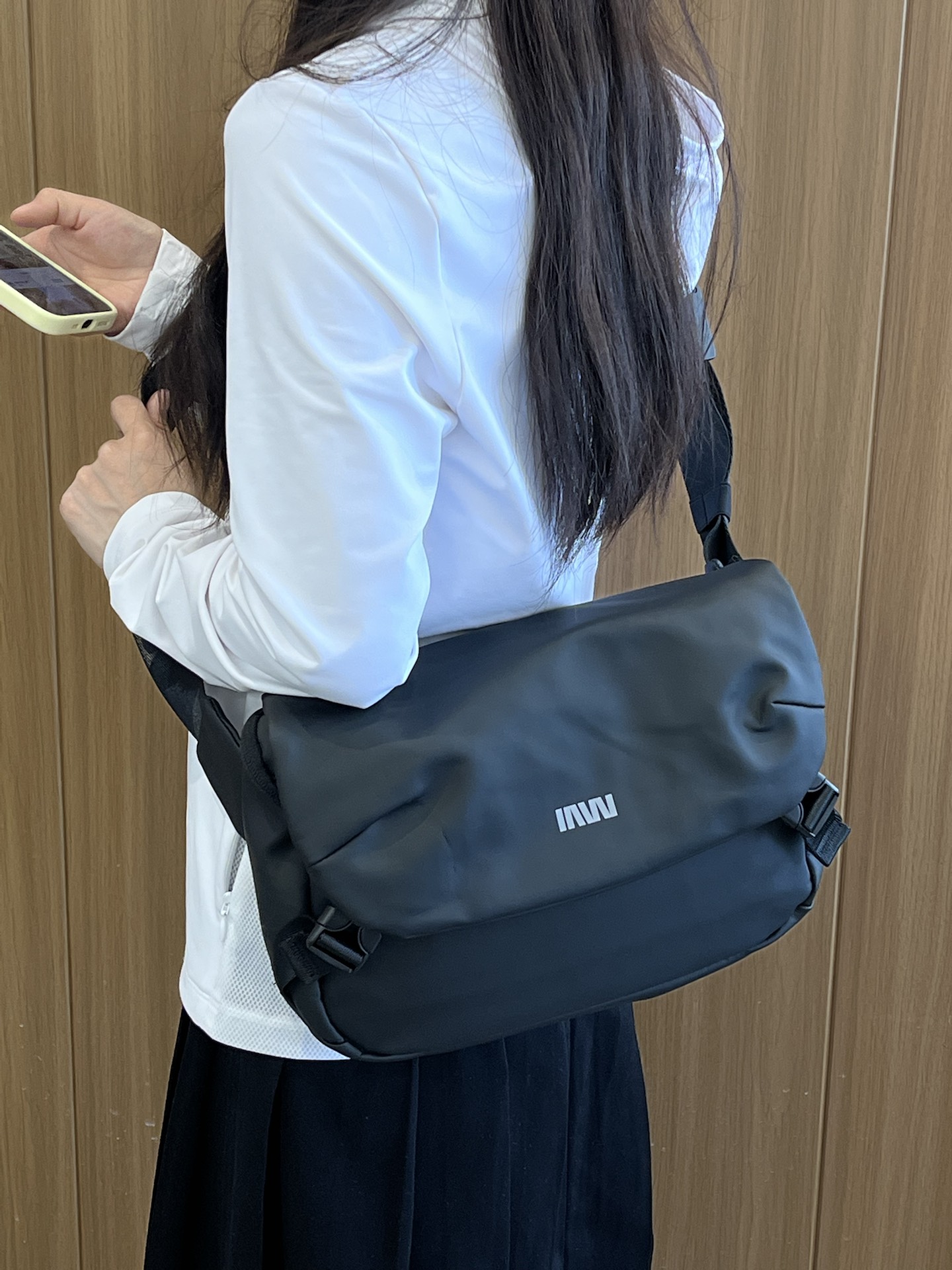 酷酷女孩子的胸包