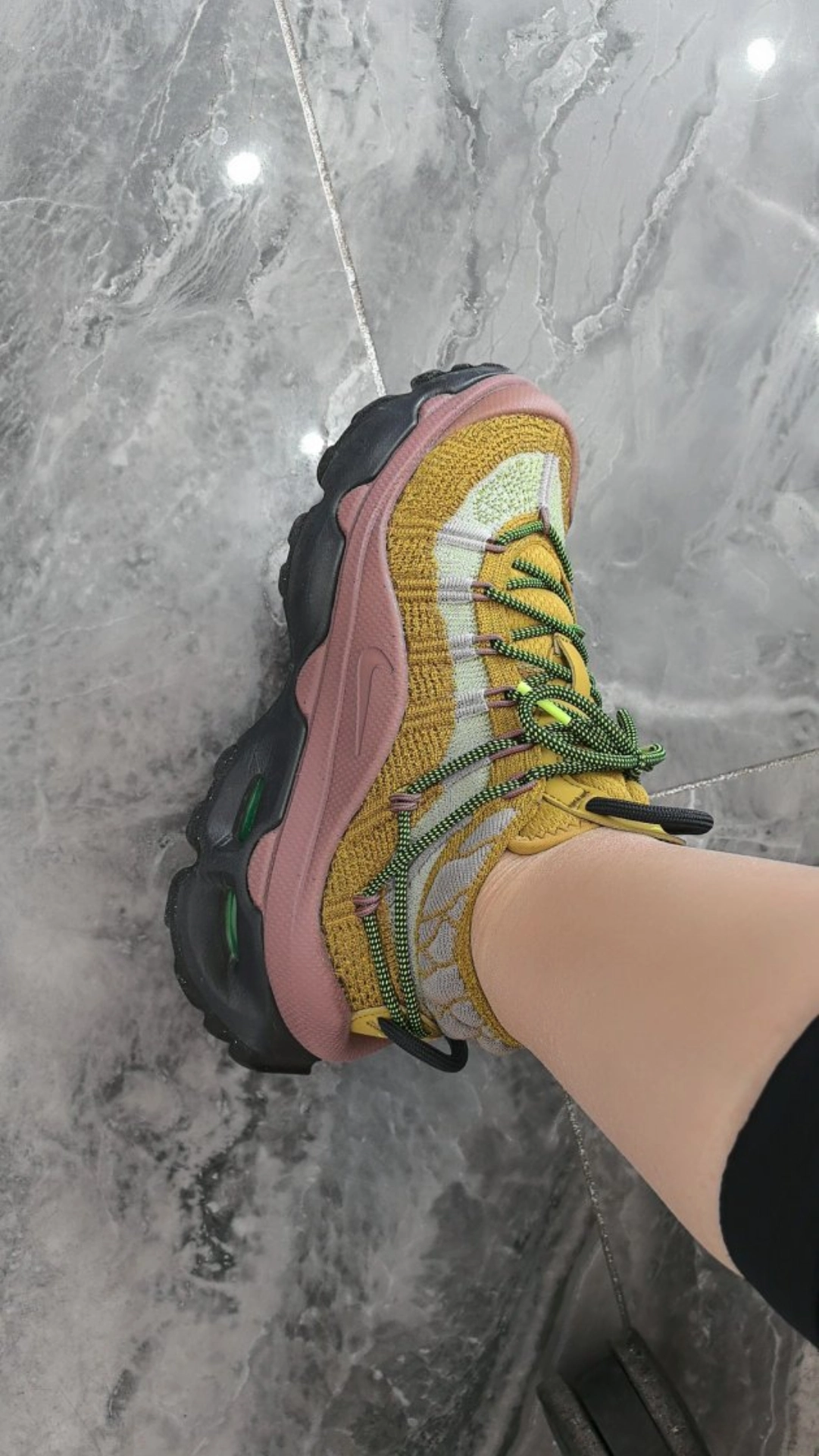 custom review-Nike Air Max Flyknit Venture Устойчивый к истиранию Низкий Топ Повседневные Беговые кроссовки Женские Желто-розовые