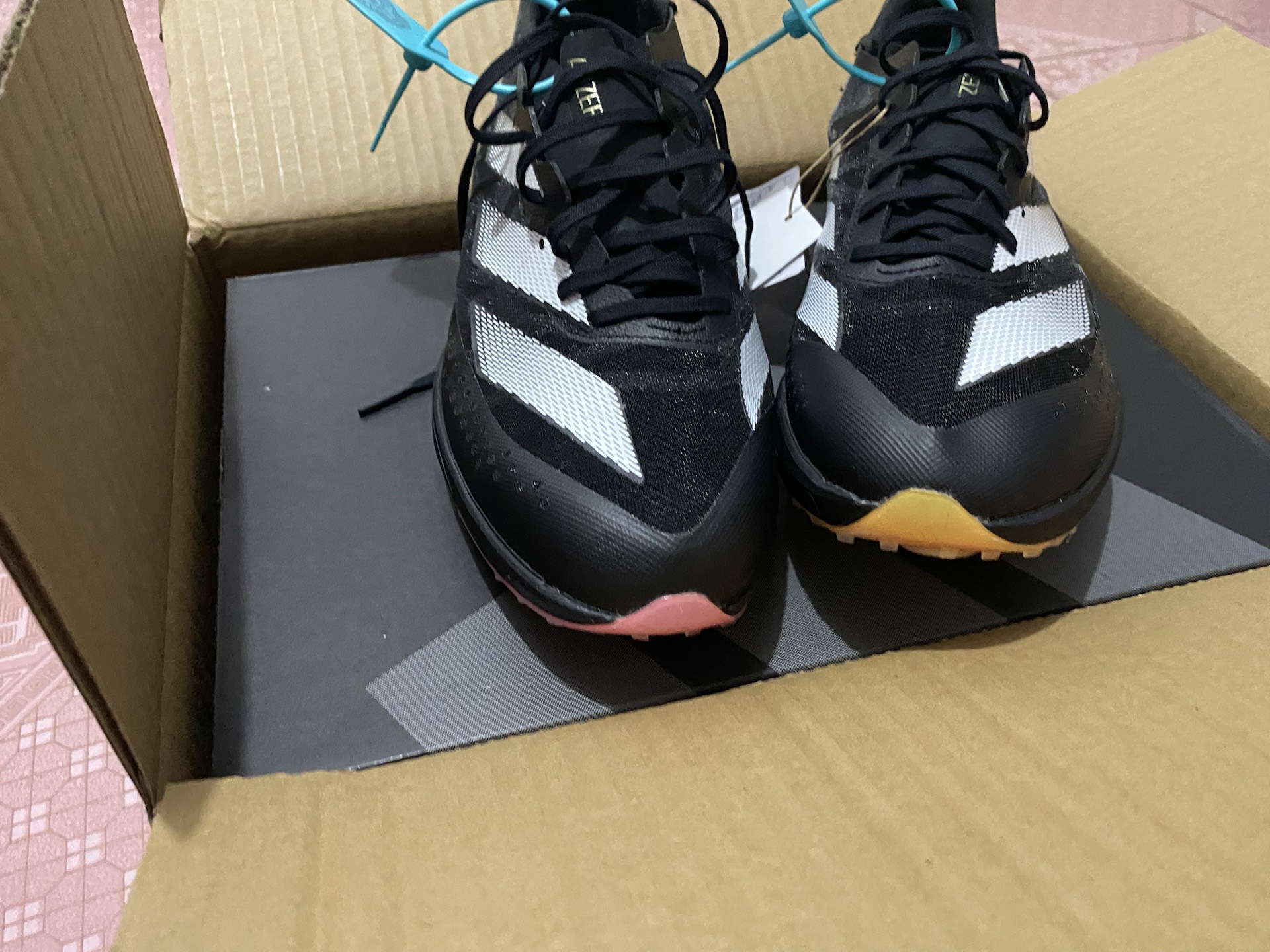 custom review-Adidas Adizero Prime Устойчивый к истиранию Низкий Топ Спринт Беговые Кроссовки Мужские Черный Белый