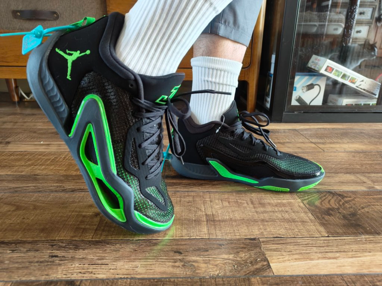 custom review-Джордан Tatum 1 Амортизация Устойчивый к истиранию Дышащий MID Баскетбольные кроссовки Мужской Черный Зеленый Азиатская версия