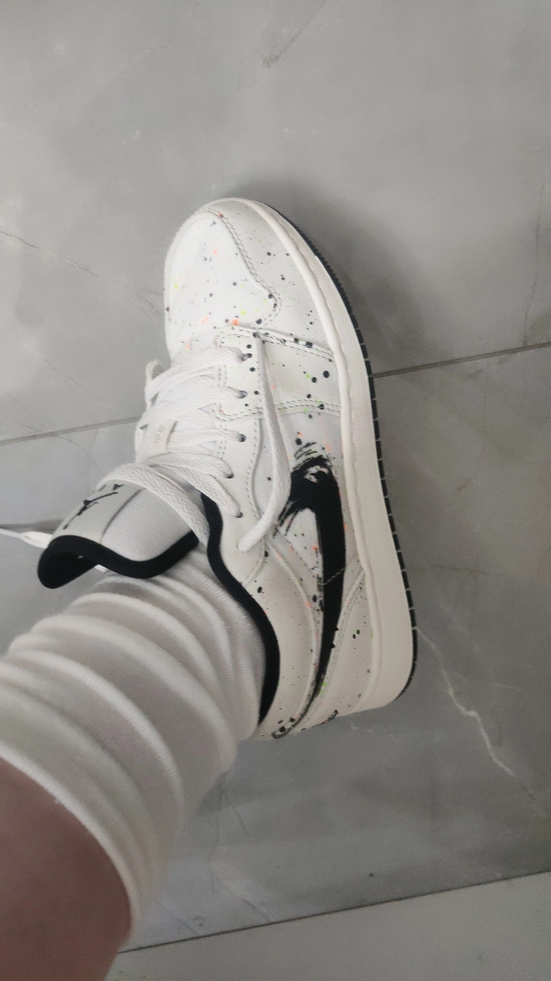 custom review-Jordan 1 Low SE 'Брызги краски' Кожа Устойчивая к истиранию Низкий Топ Детские Баскетбольные Кроссовки