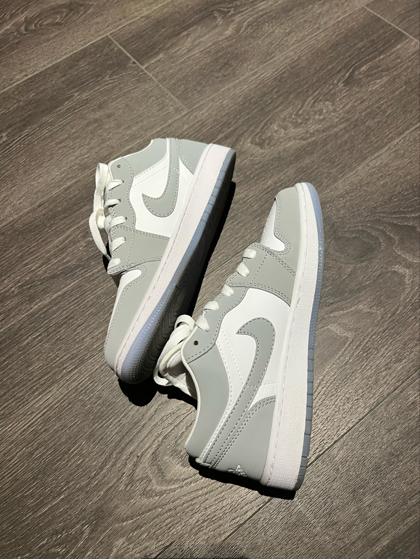 aj1烟灰鞋盒图片