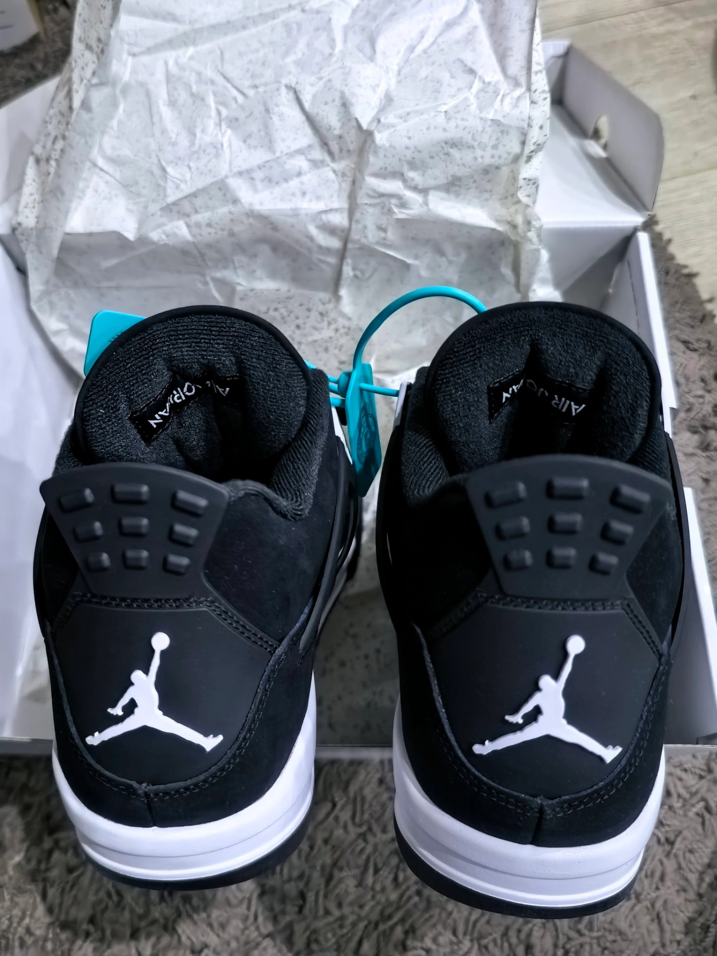 custom review-Air Jordan 4 Retro 'White Thunder'