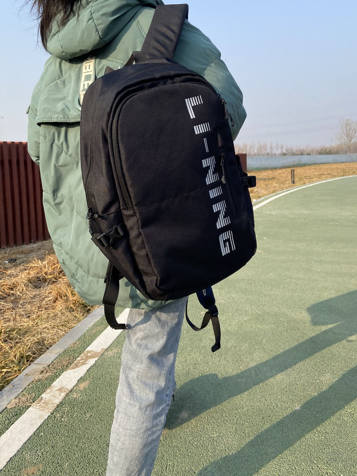 真的没有人看上这款大容量双肩背包吗