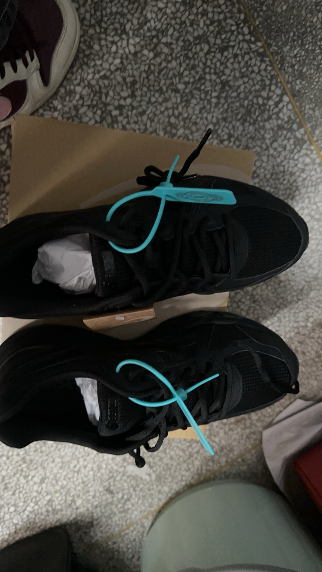 custom review-ASICS Jog 100 T Устойчивый к истиранию Дышащий Низкий Топ Гель Повседневные Беговые кроссовки Мужские Тройной Черный