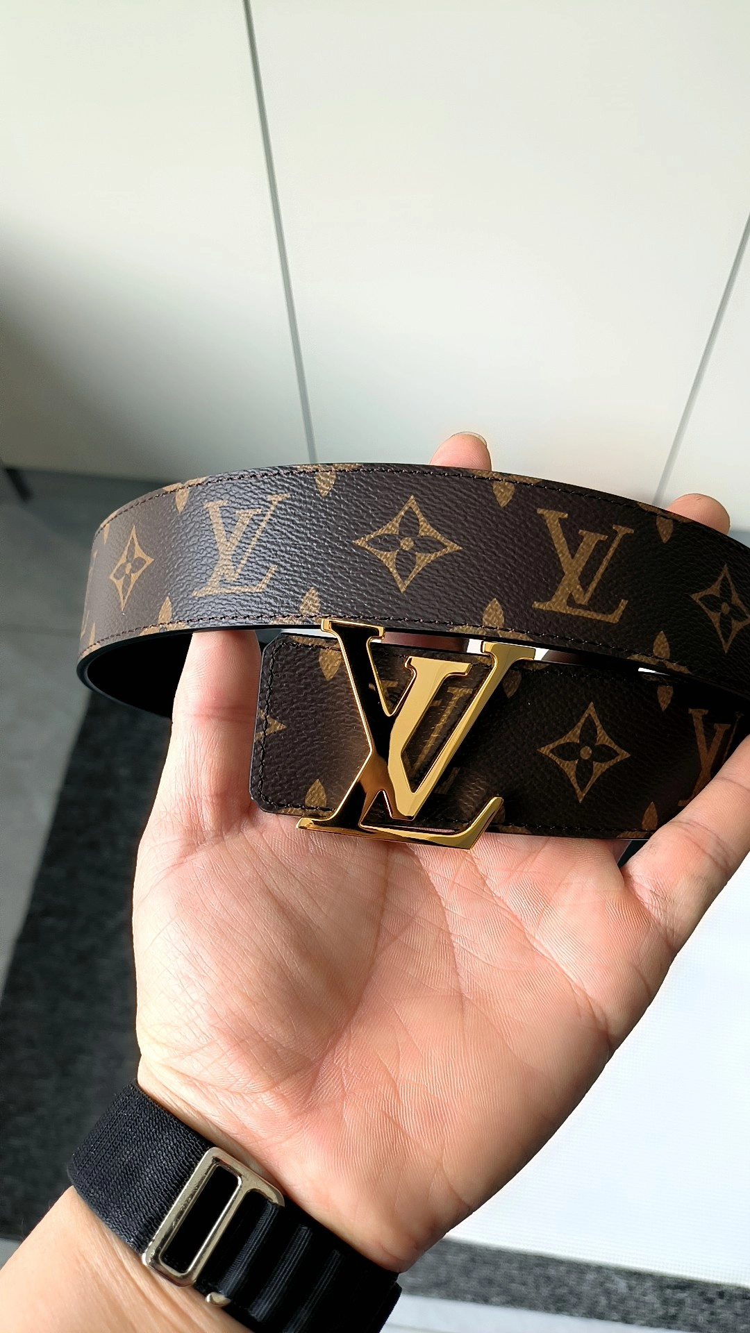 lv路易威登男士腰带,成功男人必备