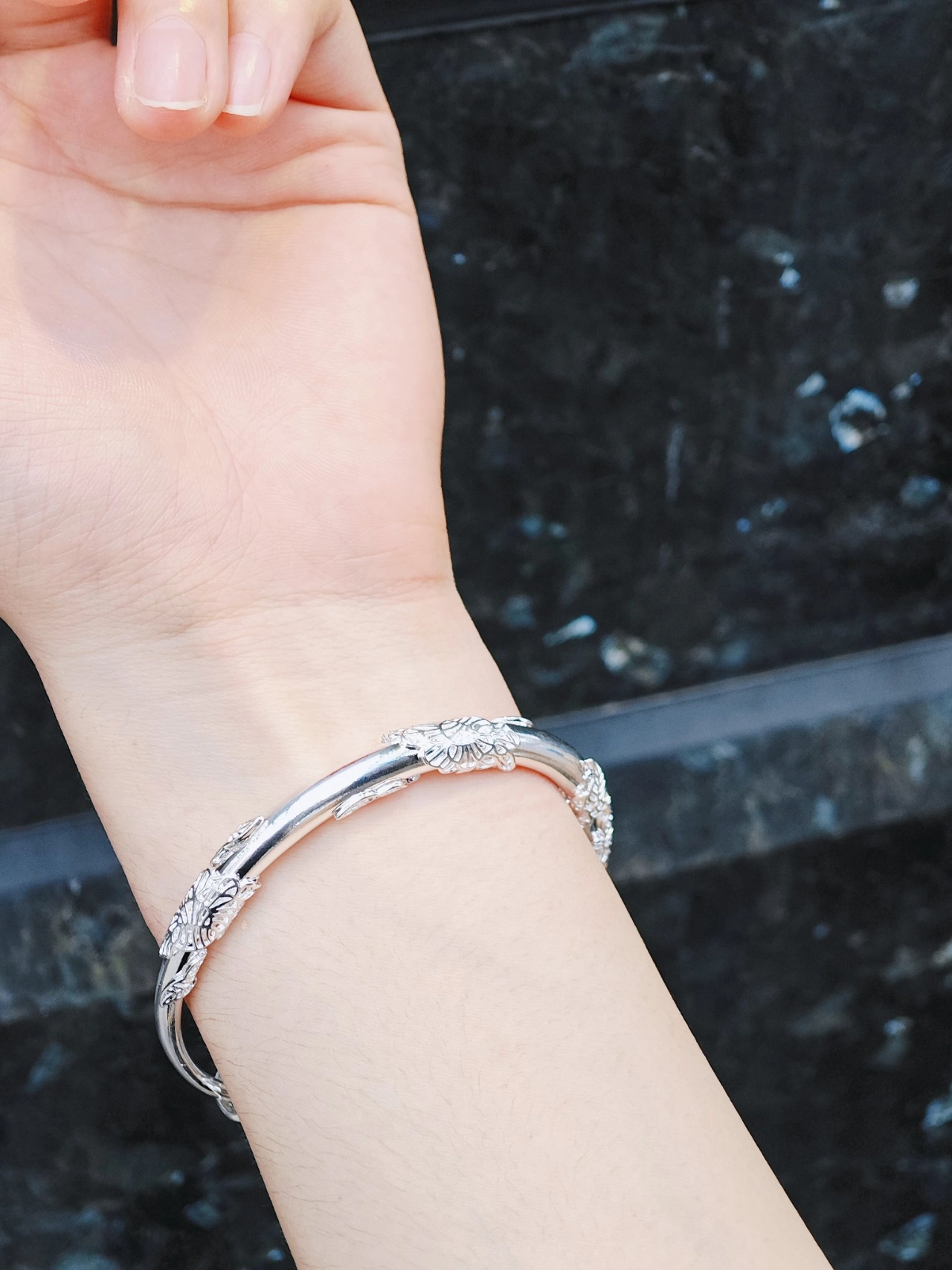 清仓中	98我春天的新宠花丝手镯	能焊死吗