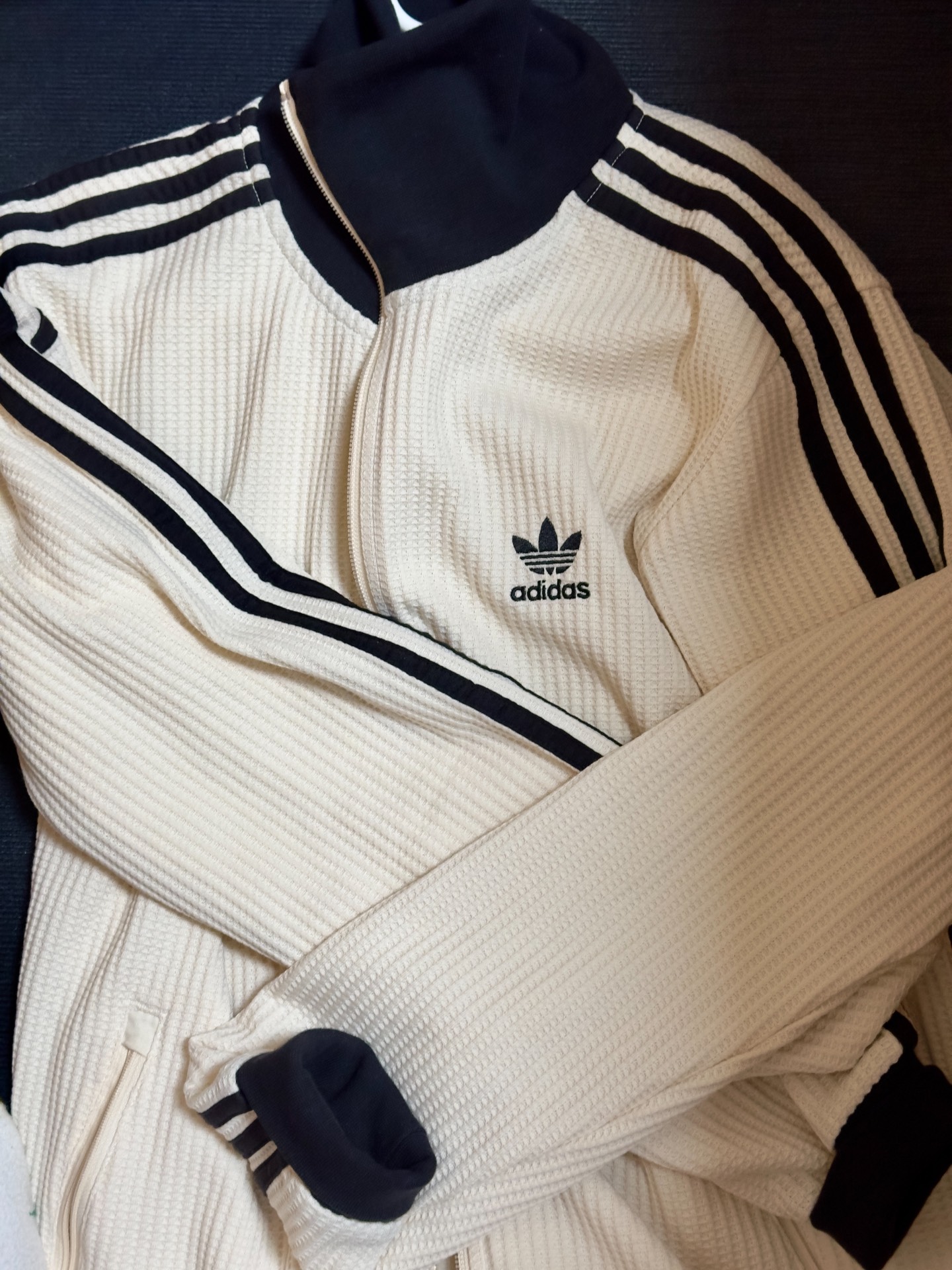custom review-Adidas Originals Clover Series Outfit Jacket Unisex Wonder White