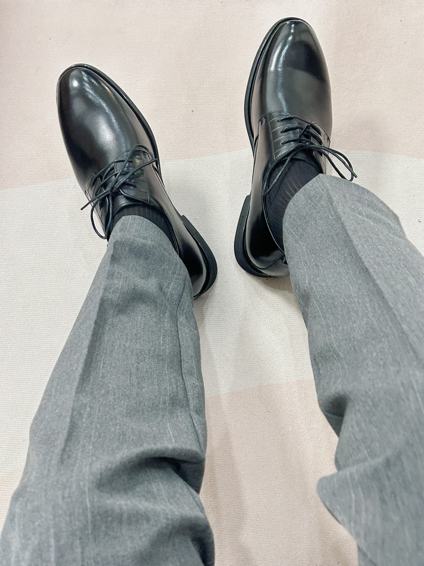 正装皮鞋配上丝袜,这样穿满满成熟气质!