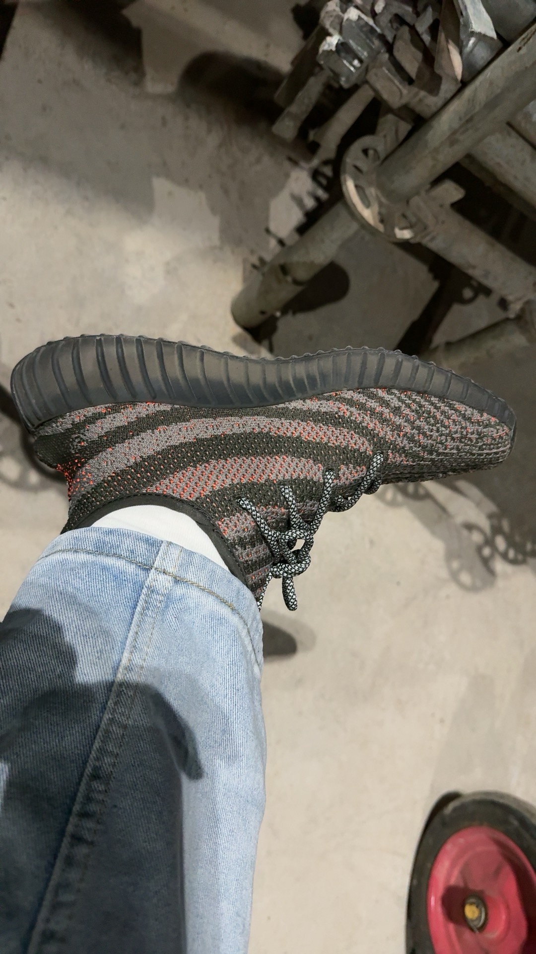 custom review-Adidas Yeezy Boost 350 V2 Carbon Beluga