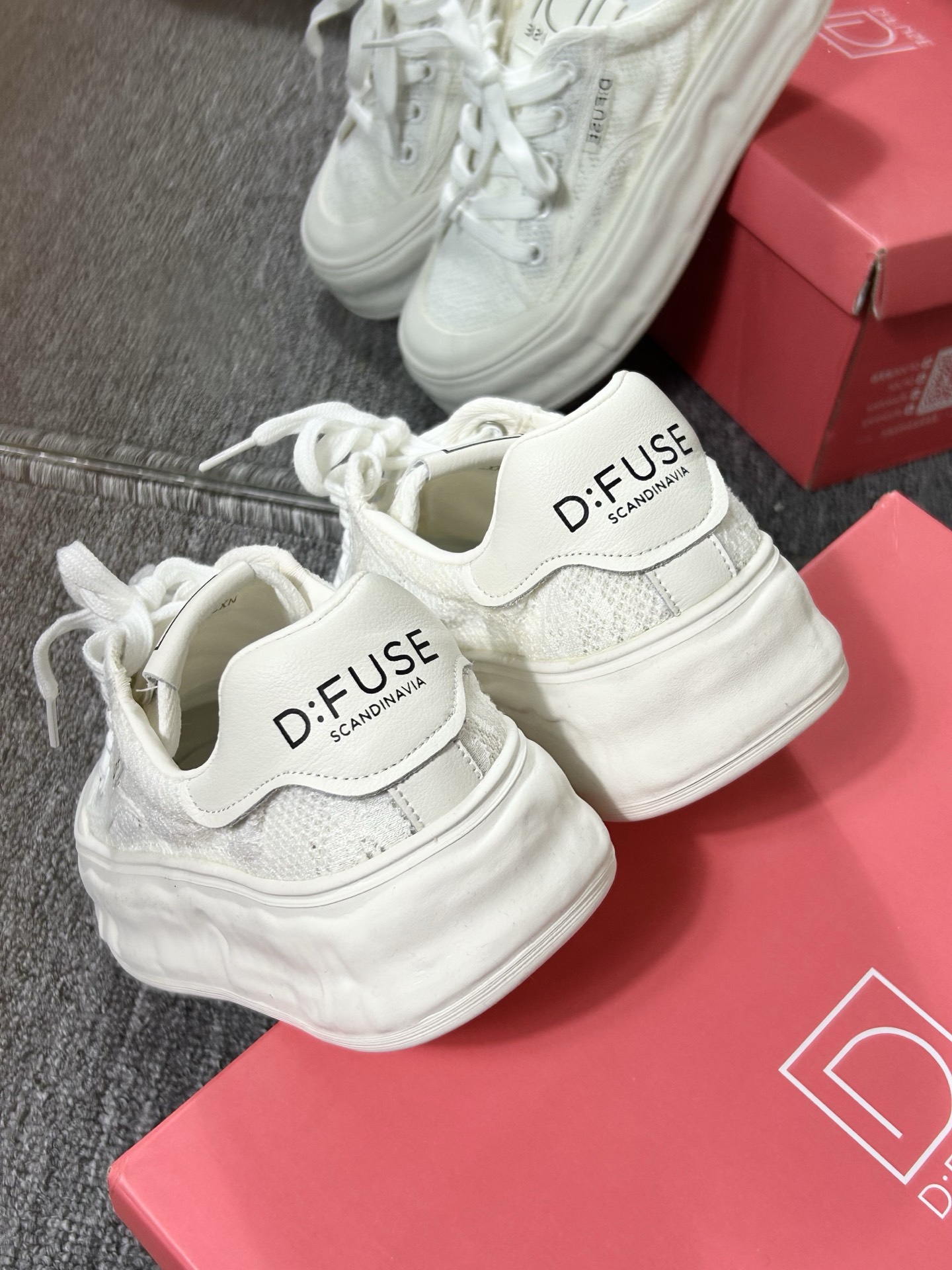 蕾丝小白鞋!真的好看又舒服