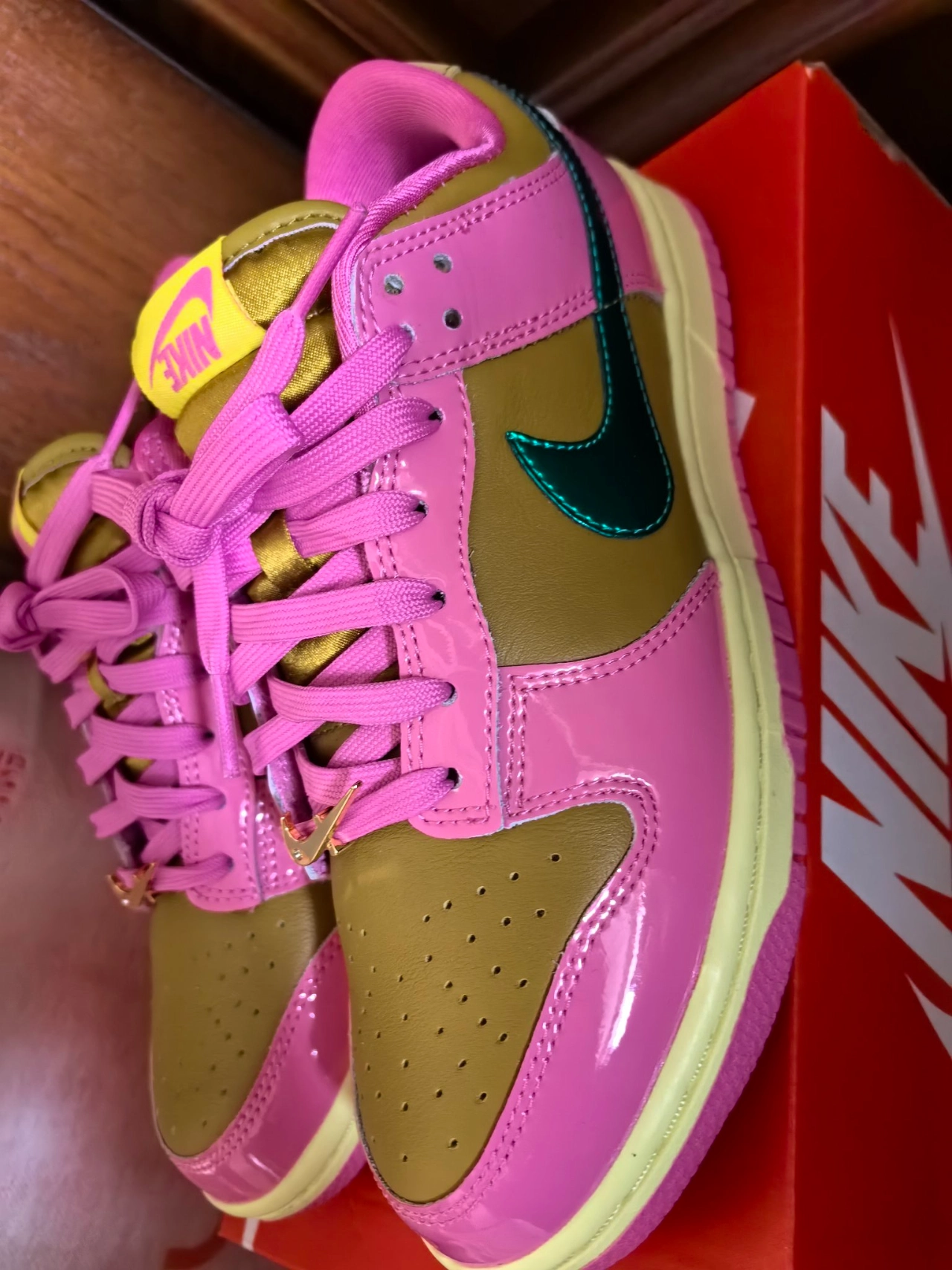 custom review-PARRIS GOEBEL x Nike Dunk QS Амортизация Износостойкий Низкий Топ Скейтборд Кроссовки Женские Розовый Зеленый Желтый